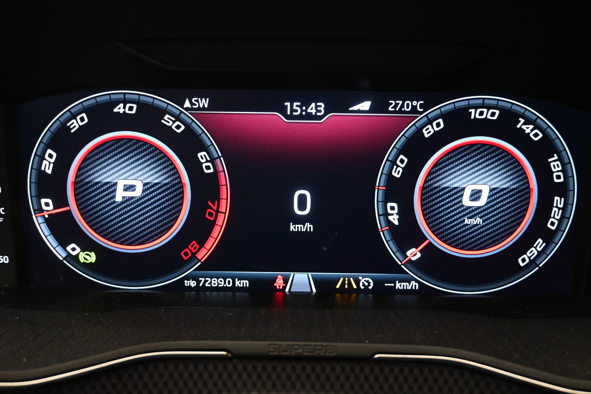 SKODA Superb Combi 2.0 TSI SportLine+ 4x4 DSG-image-10