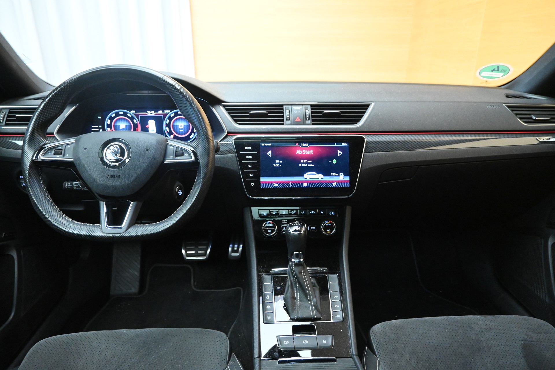 SKODA Superb Combi 2.0 TSI SportLine+ 4x4 DSG-image-8
