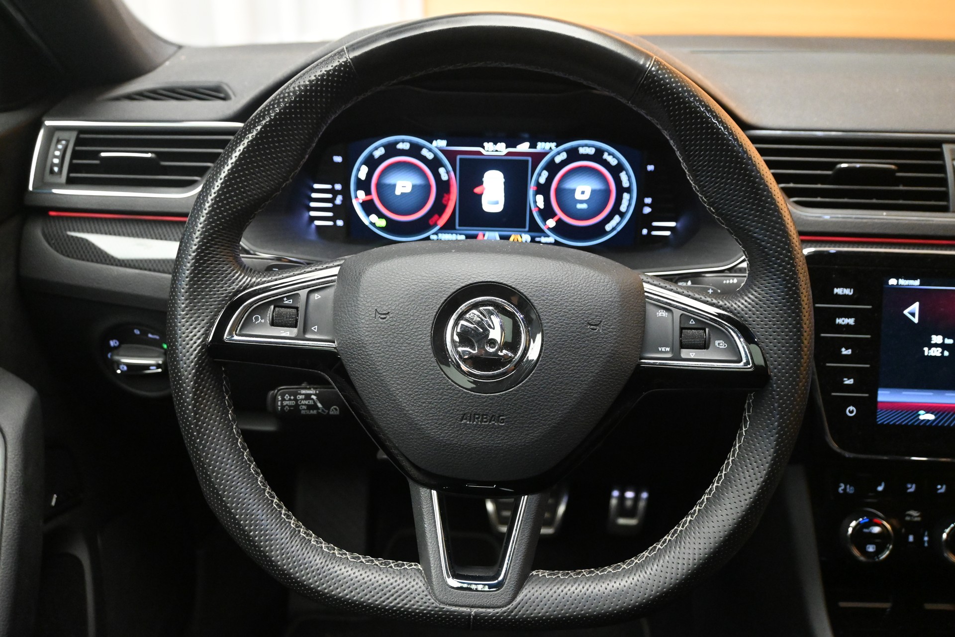 SKODA Superb Combi 2.0 TSI SportLine+ 4x4 DSG-image-9