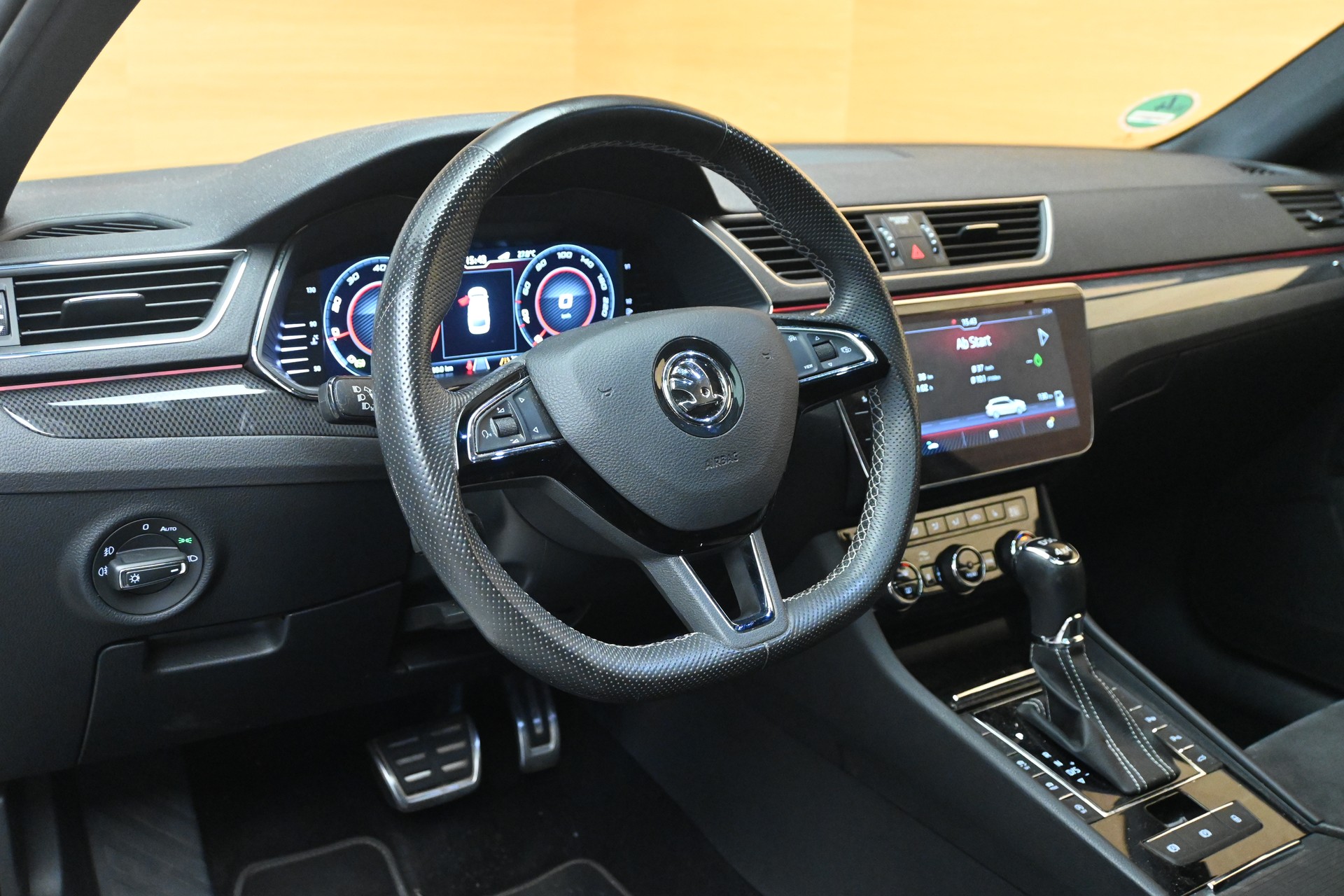 SKODA Superb Combi 2.0 TSI SportLine+ 4x4 DSG-image-7