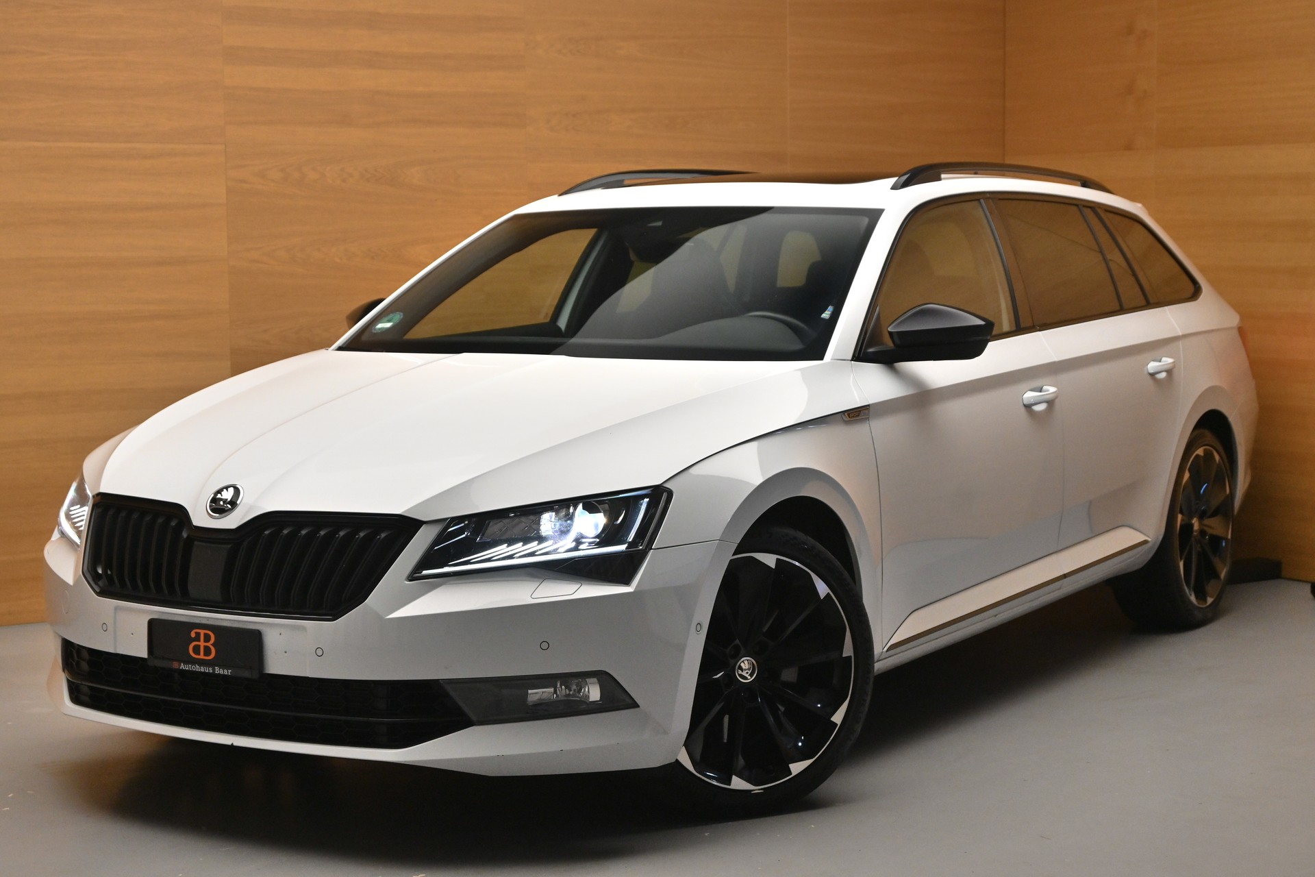 SKODA Superb Combi 2.0 TSI SportLine+ 4x4 DSG-image-0
