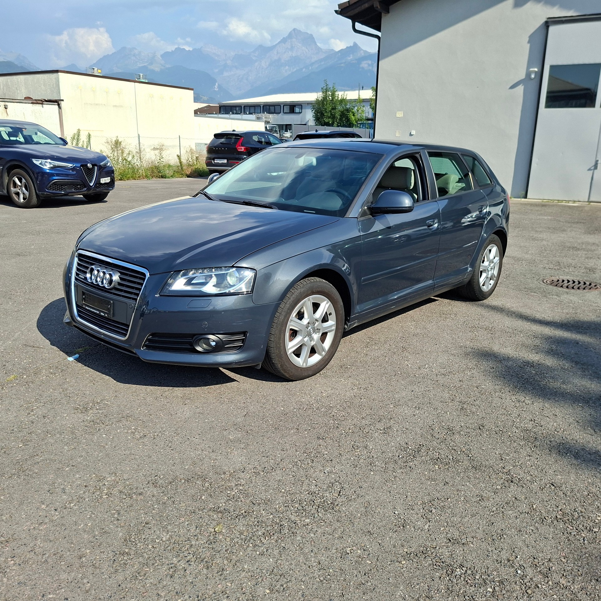 AUDI A3 Sportback 2.0 TFSI Ambition quattro S-tronic-image-4