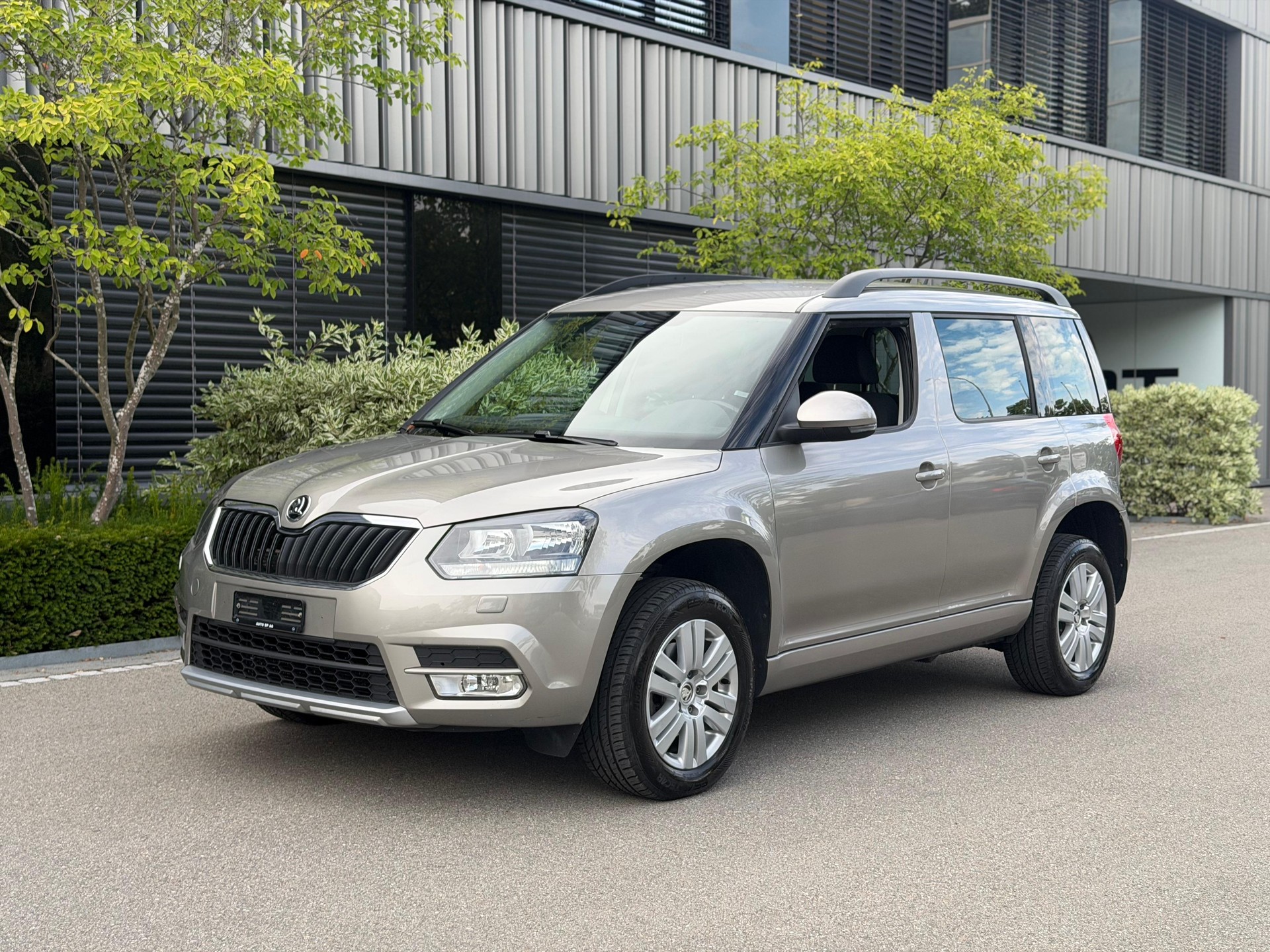SKODA Yeti 2.0 TDI Ambition 4x4 DSG-image-0