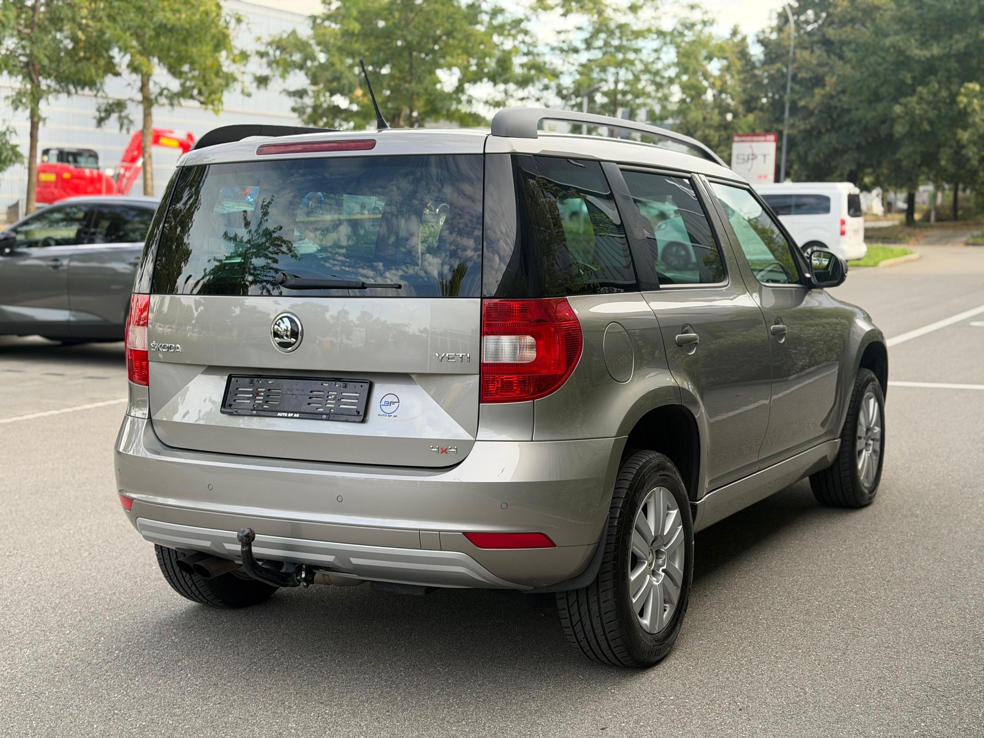 SKODA Yeti 2.0 TDI Ambition 4x4 DSG-image-4