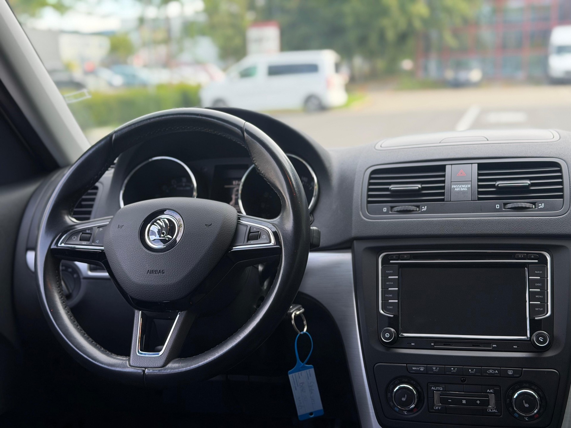 SKODA Yeti 2.0 TDI Ambition 4x4 DSG-image-7