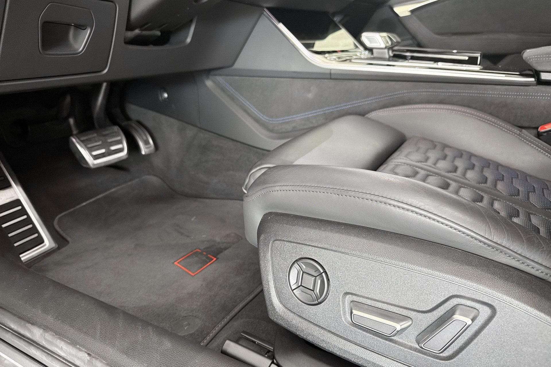AUDI RS6 Avant 4.0 TFSI V8 Performance *ABT* quattro-image-10