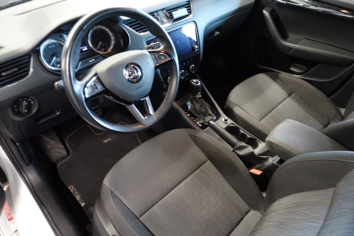 SKODA Octavia Combi 1.4 TSI G-tec Style CNG DSG-image-8