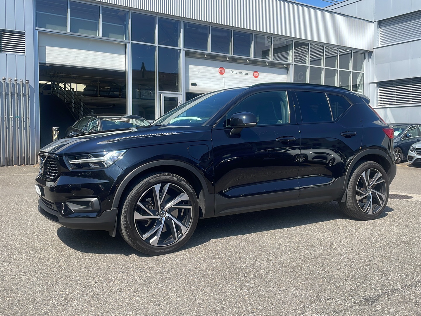 VOLVO XC40 T5 TwE R-Design DCT-image-0