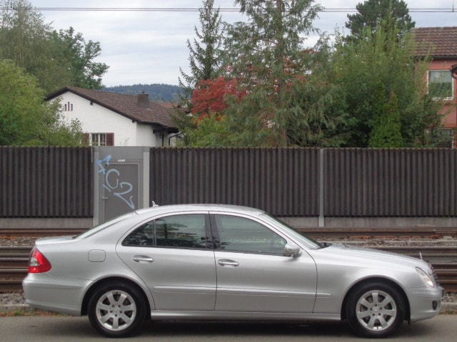 MERCEDES-BENZ E 200 Kompressor Classic-image-9