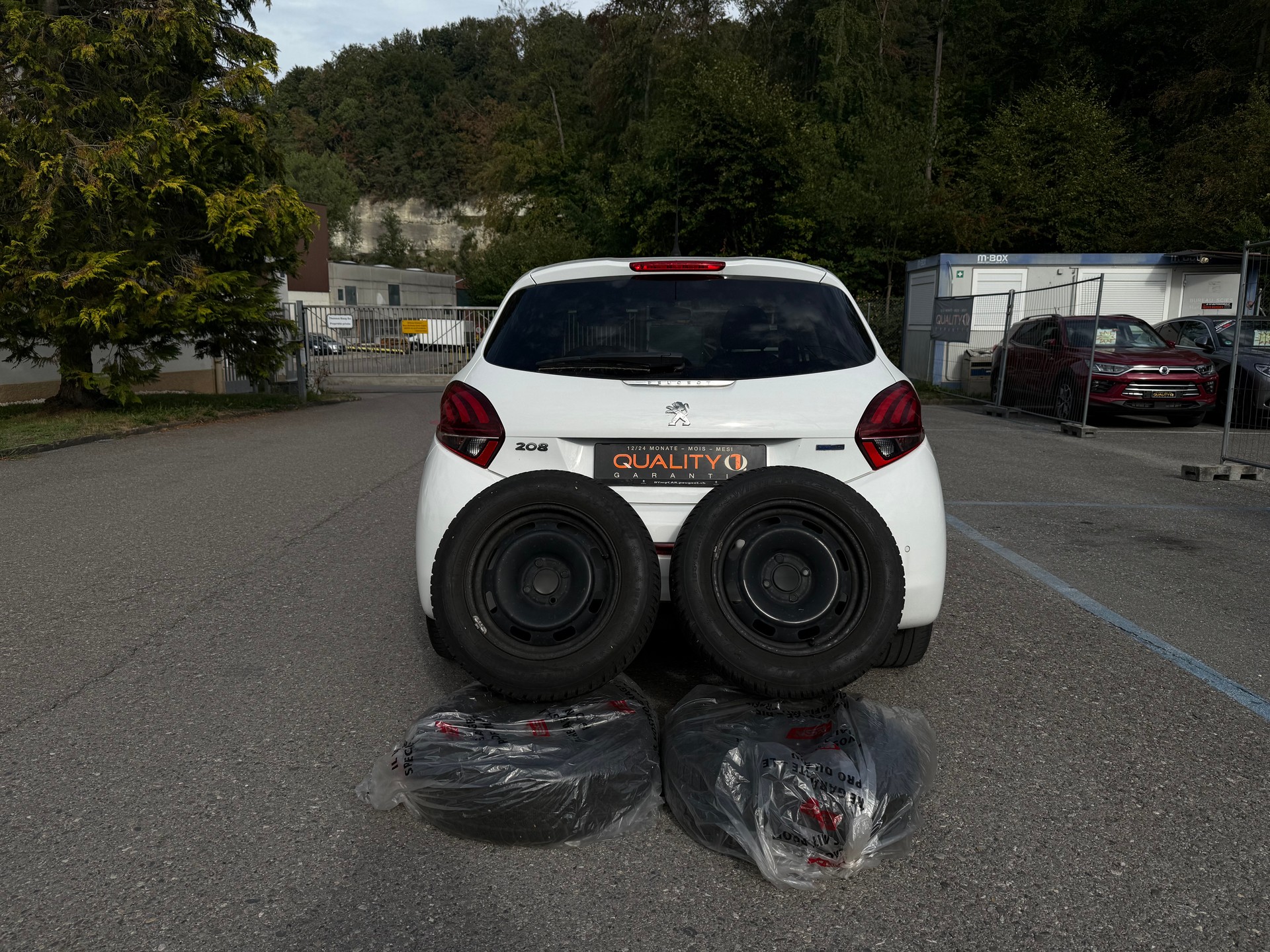 PEUGEOT 208 1.2 PureTech Style-image-8