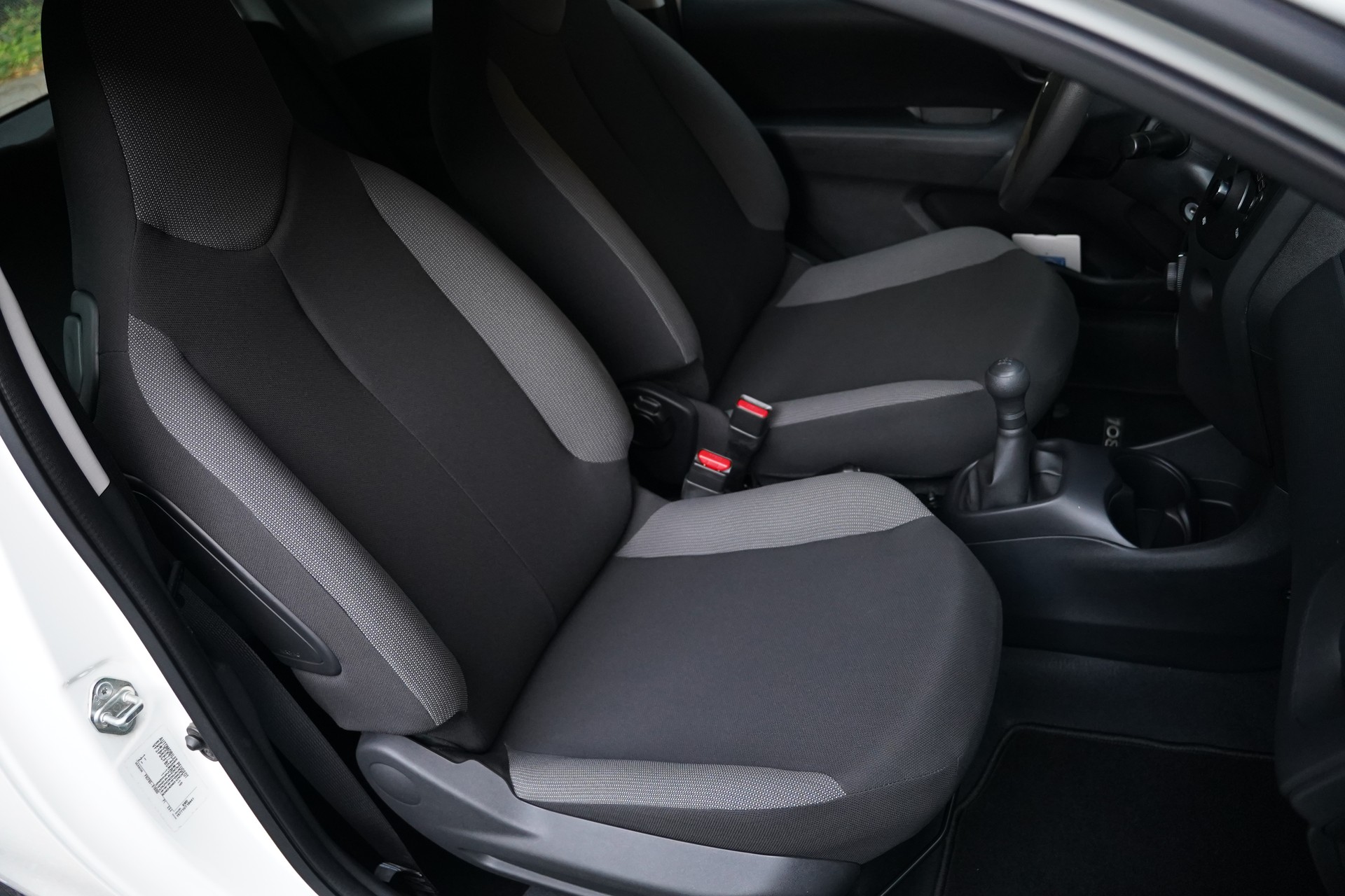 PEUGEOT 108 e-1.0 VTi Stop&Start Active Top-image-18