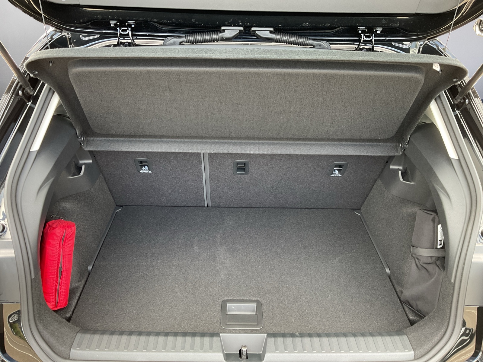 VW ID.Polo 52 kWh Life Edition One-image-11
