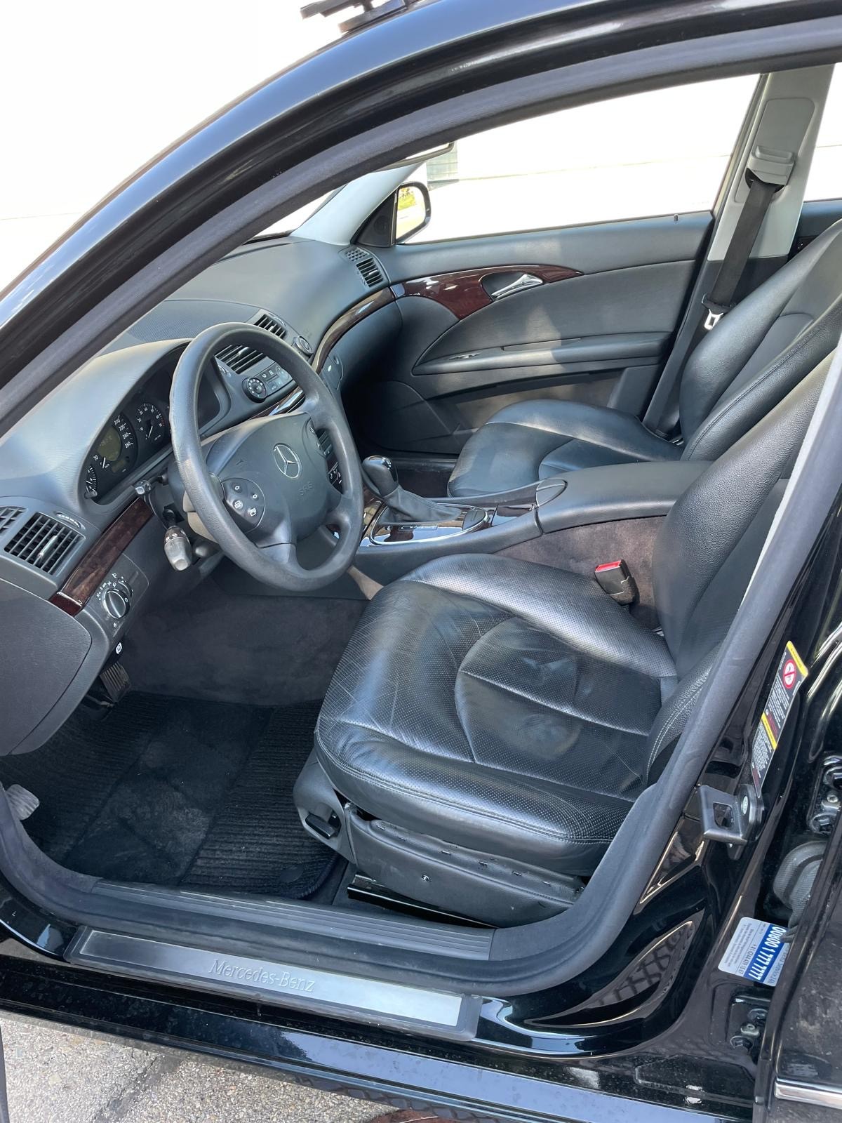 MERCEDES-BENZ E 200 Kompressor Classic-image-9