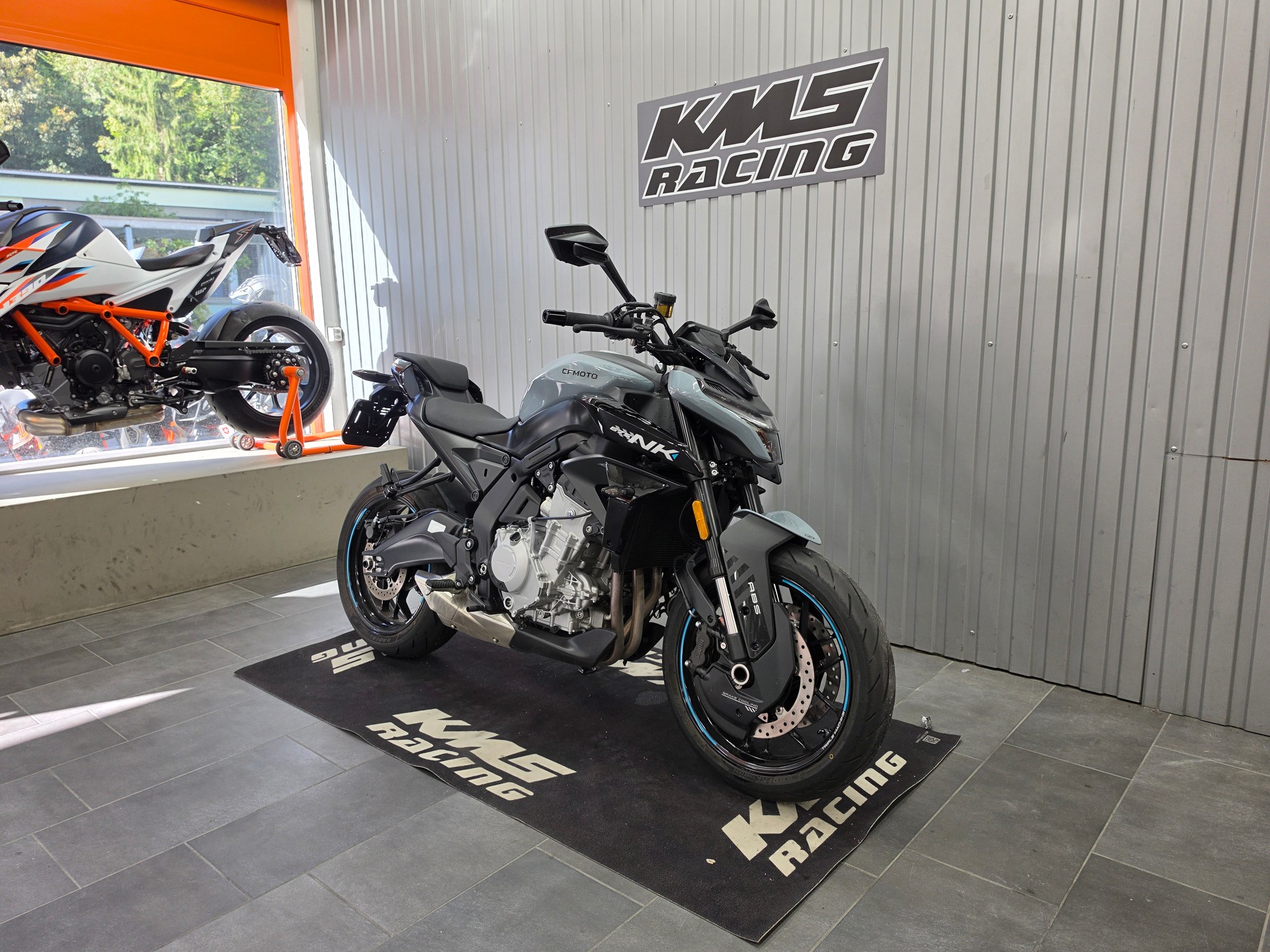 CF MOTO 675NK-showroom-element-1