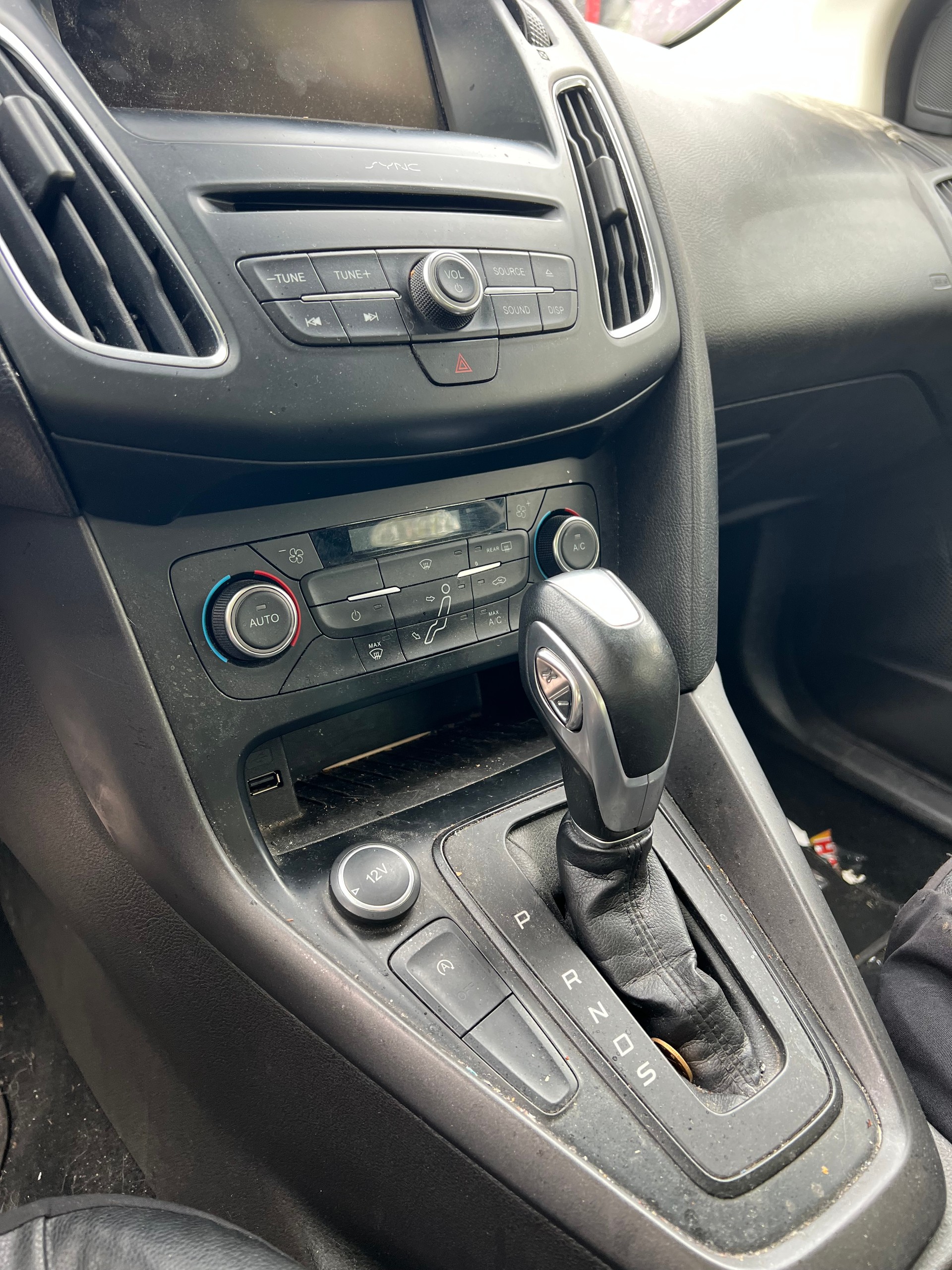 FORD Focus 1.0 SCTi Trend Automatic-image-6