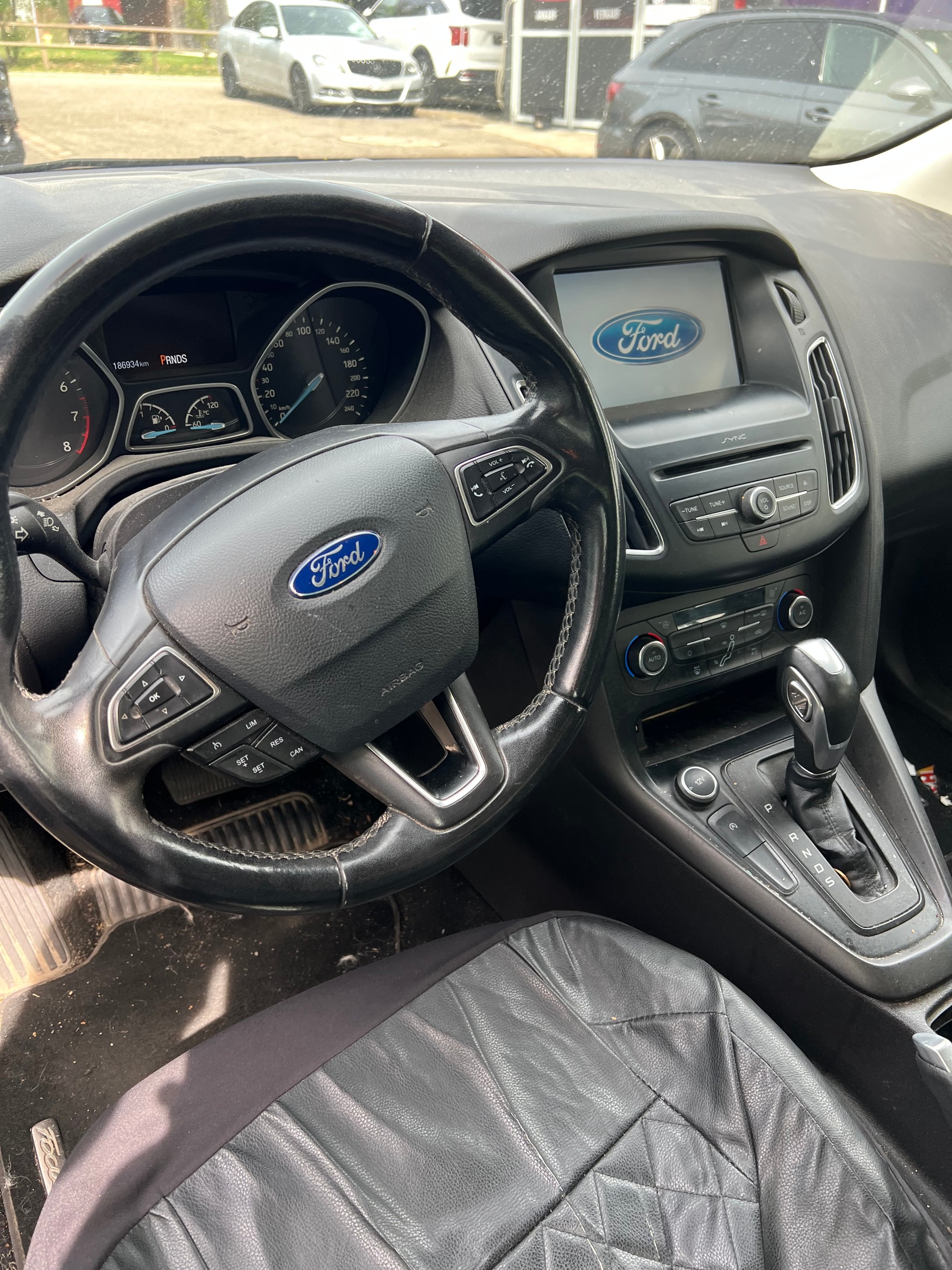 FORD Focus 1.0 SCTi Trend Automatic-image-4