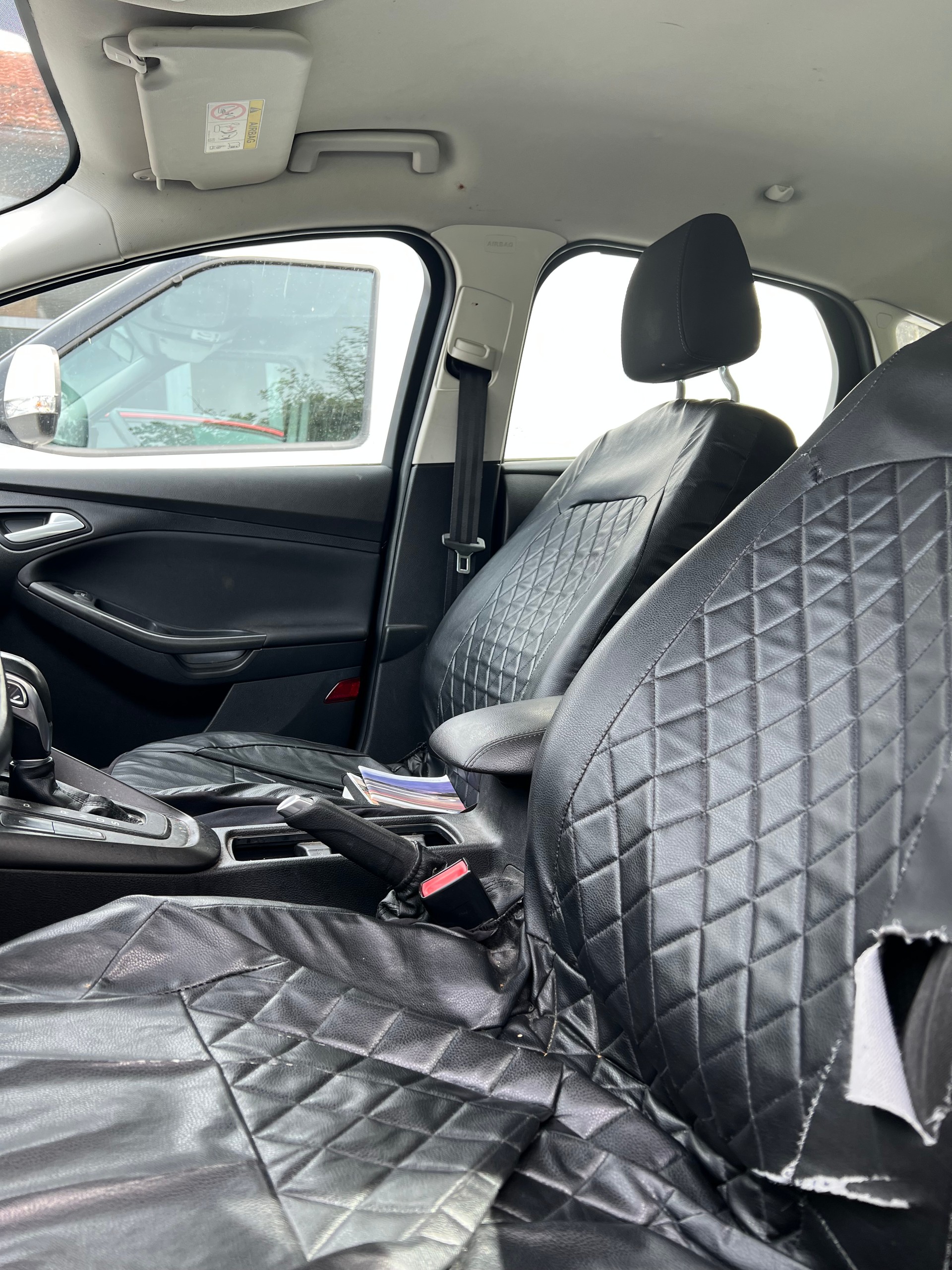 FORD Focus 1.0 SCTi Trend Automatic-image-10