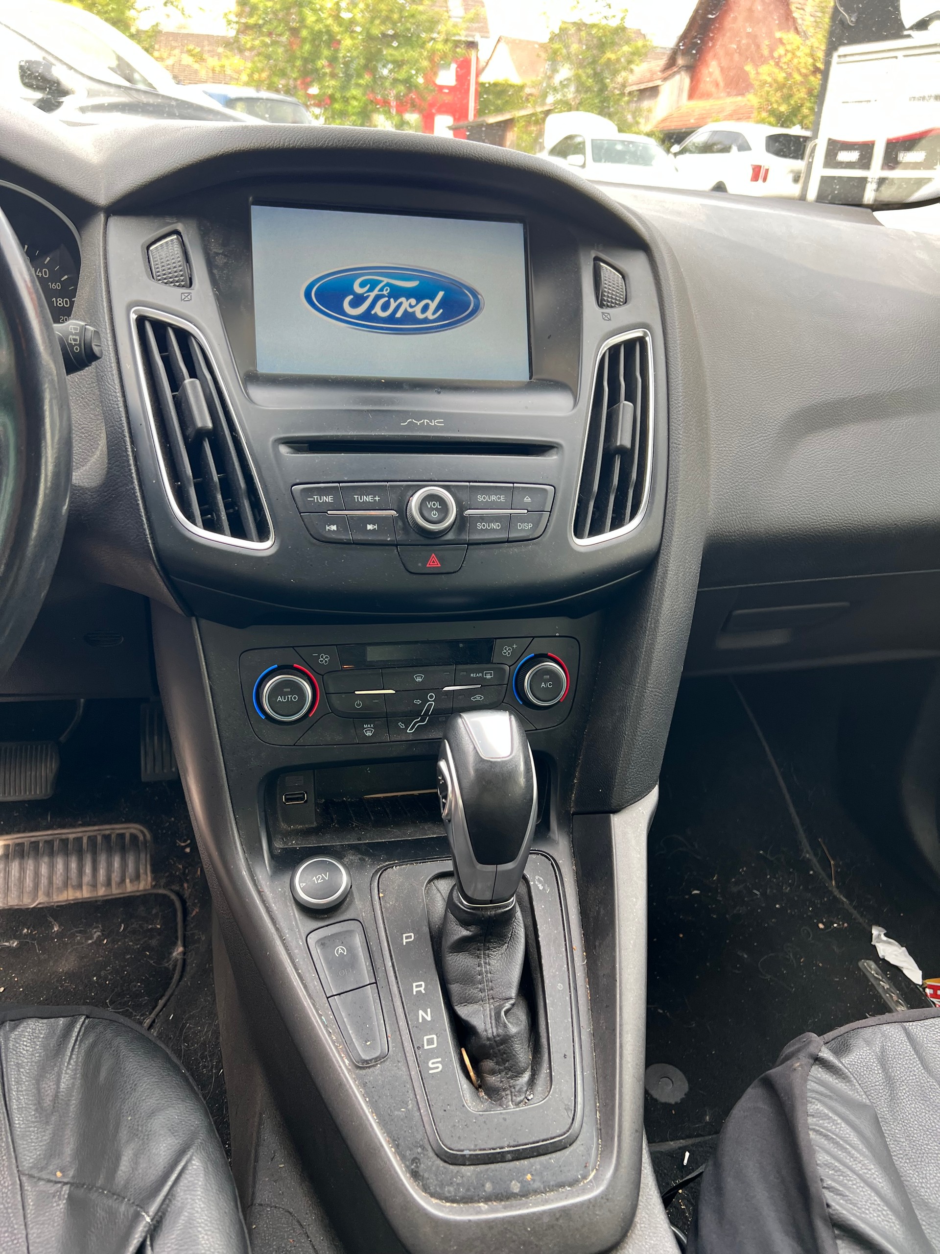 FORD Focus 1.0 SCTi Trend Automatic-image-5
