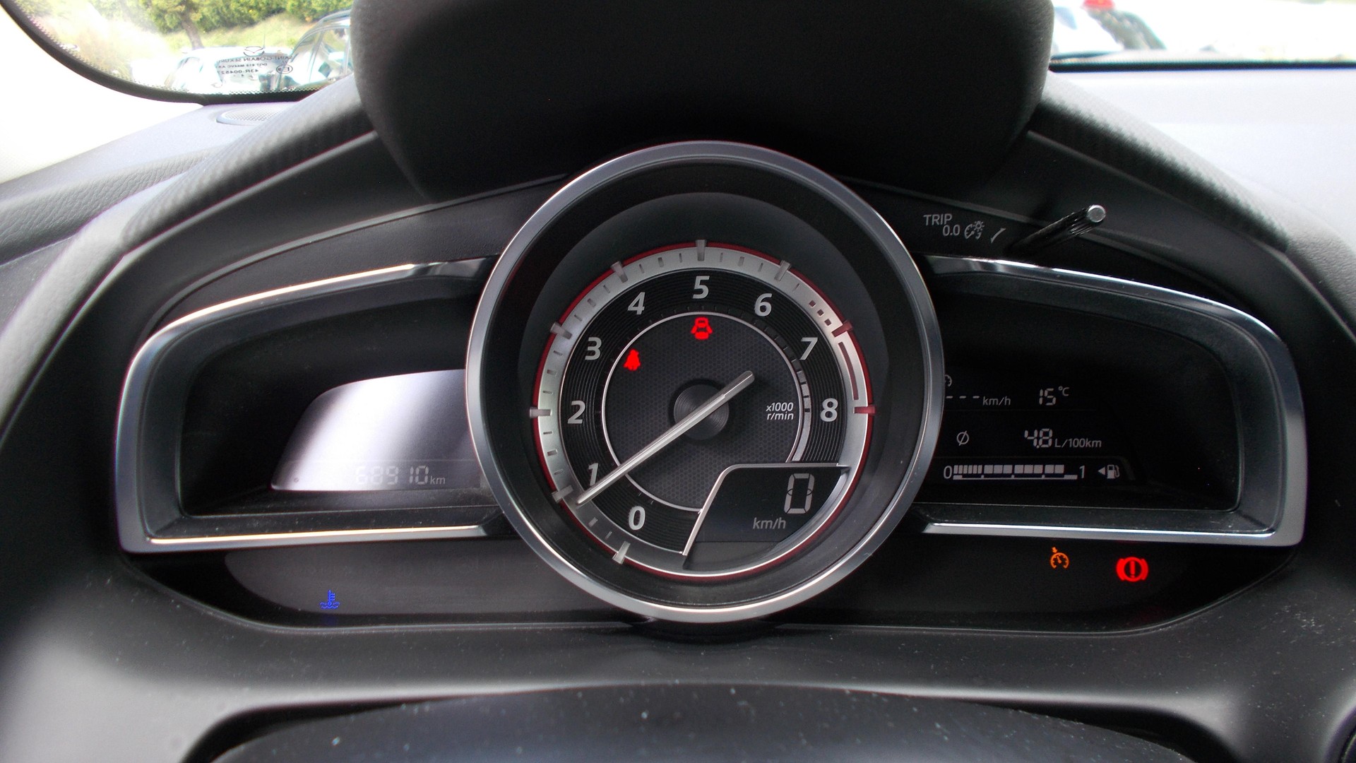 MAZDA 2 1.5i 16V Skyactiv-G Revolution-image-12