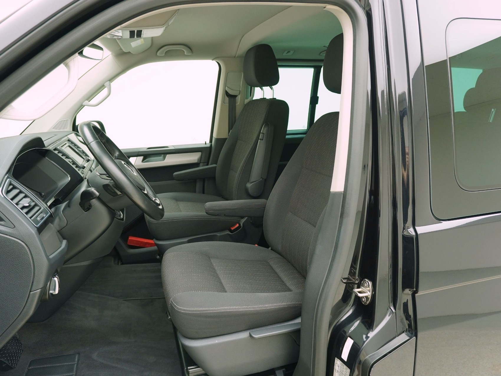 VW T6 Multivan 2.0 TDI DSG Comfortline 4Motion-image-8