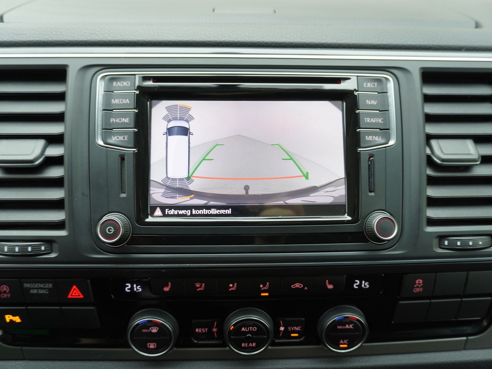 VW T6 Multivan 2.0 TDI DSG Comfortline 4Motion-image-15