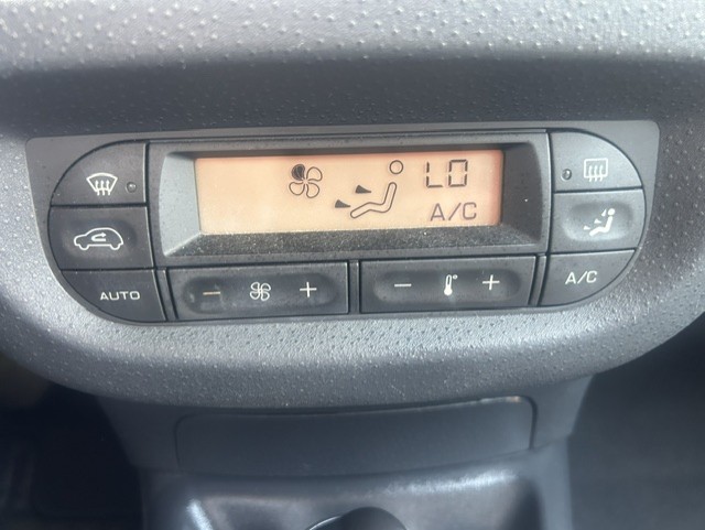 CITROEN C3 1.4i Exclusive AUTOMAT-image-9