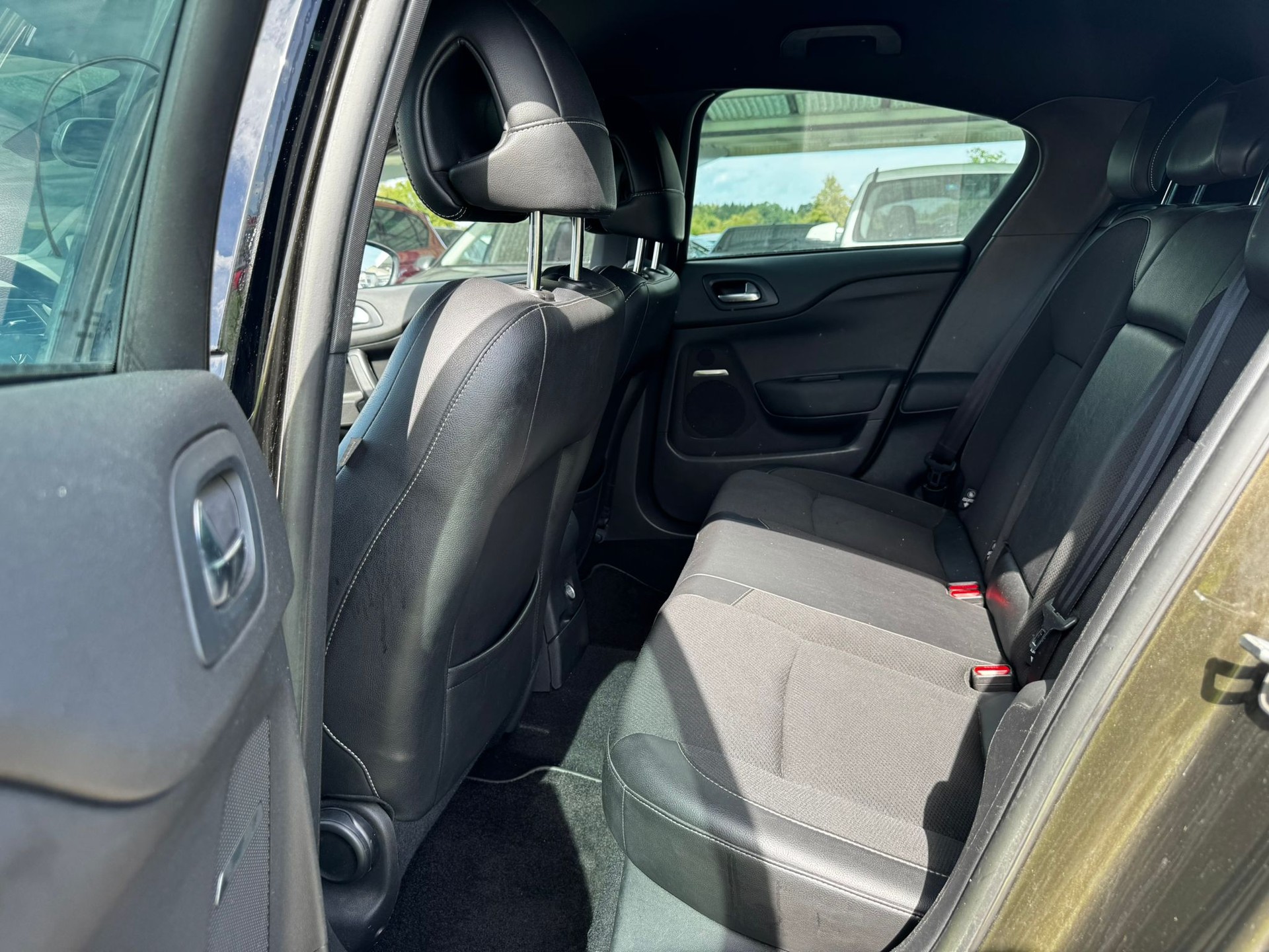 DS AUTOMOBILES DS4 1.6 VTi Chic-image-10