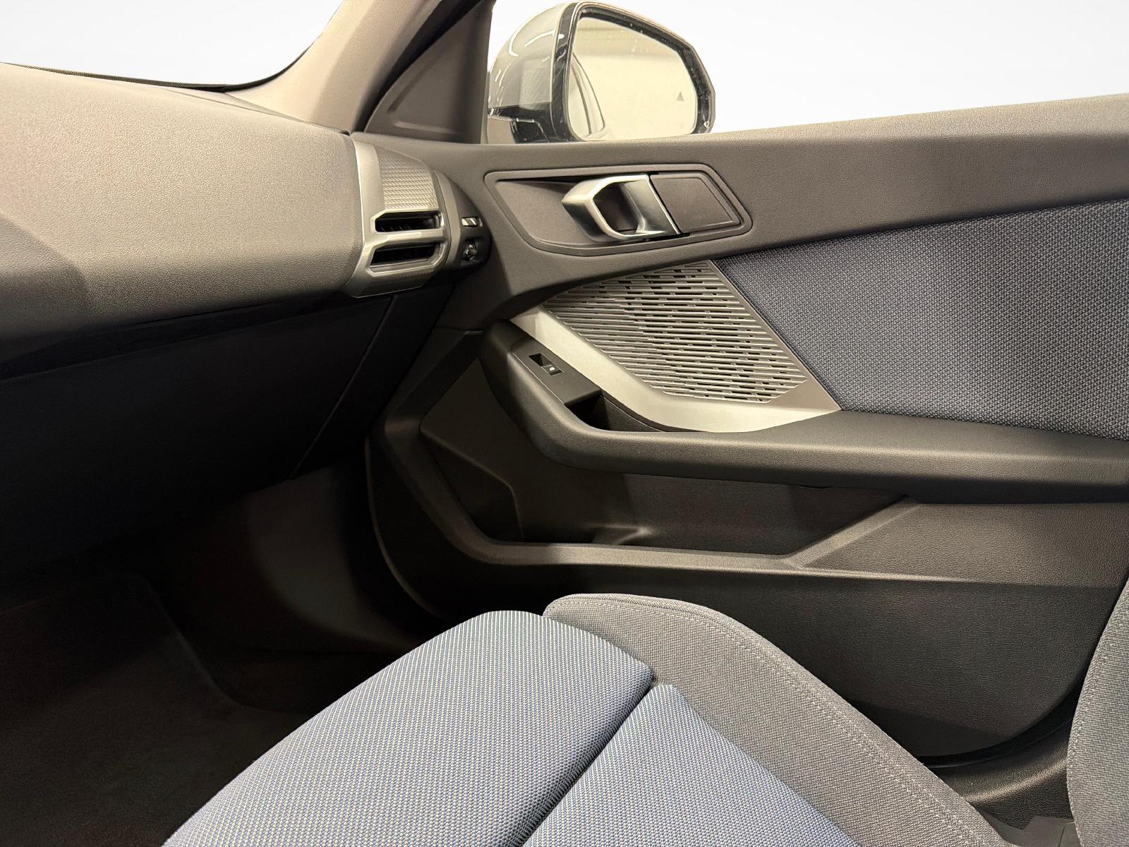 BMW 1er Reihe F70 116-image-19