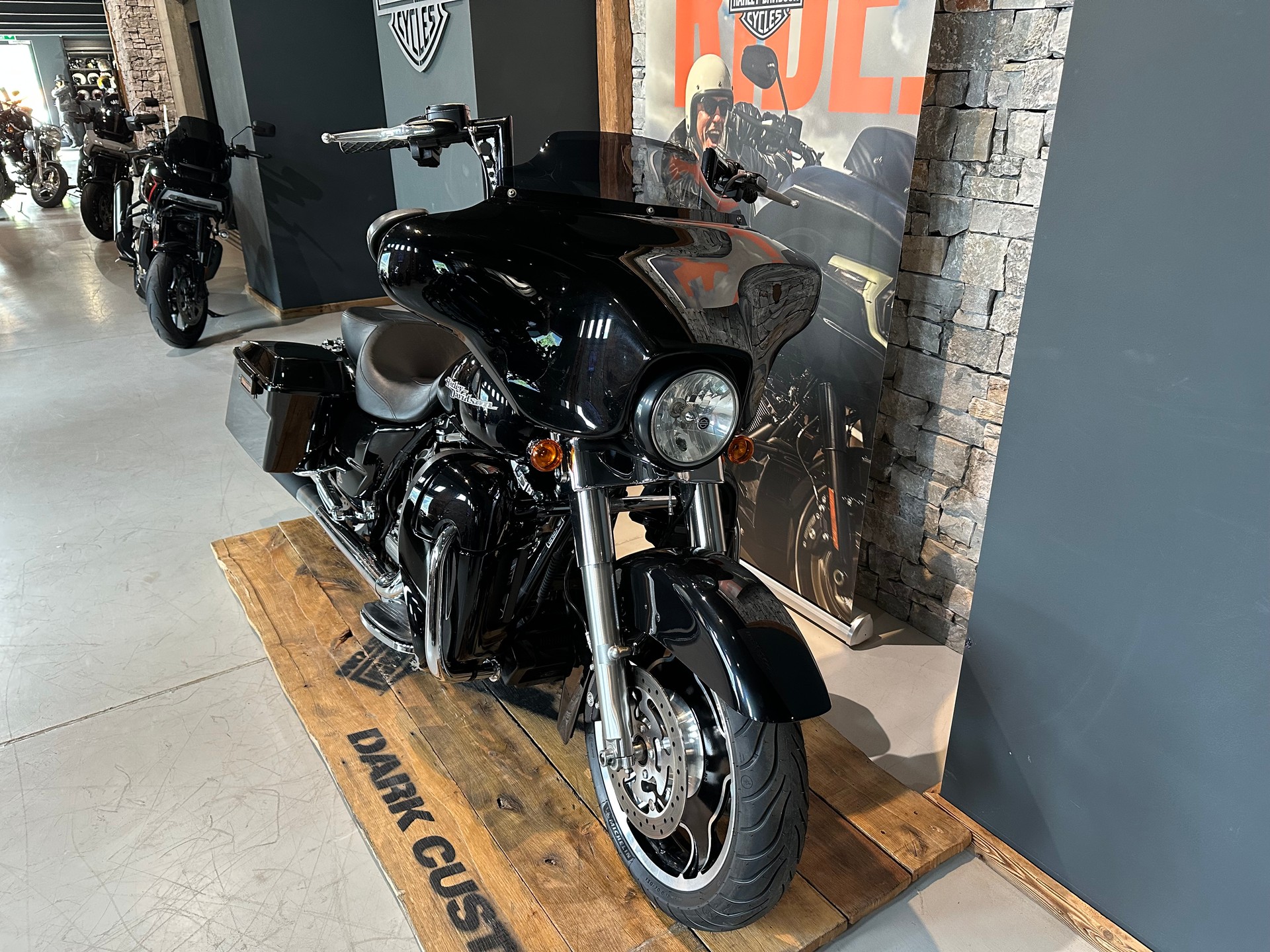 HARLEY-DAVIDSON FLHX Street Glide ABS-showroom-element-1