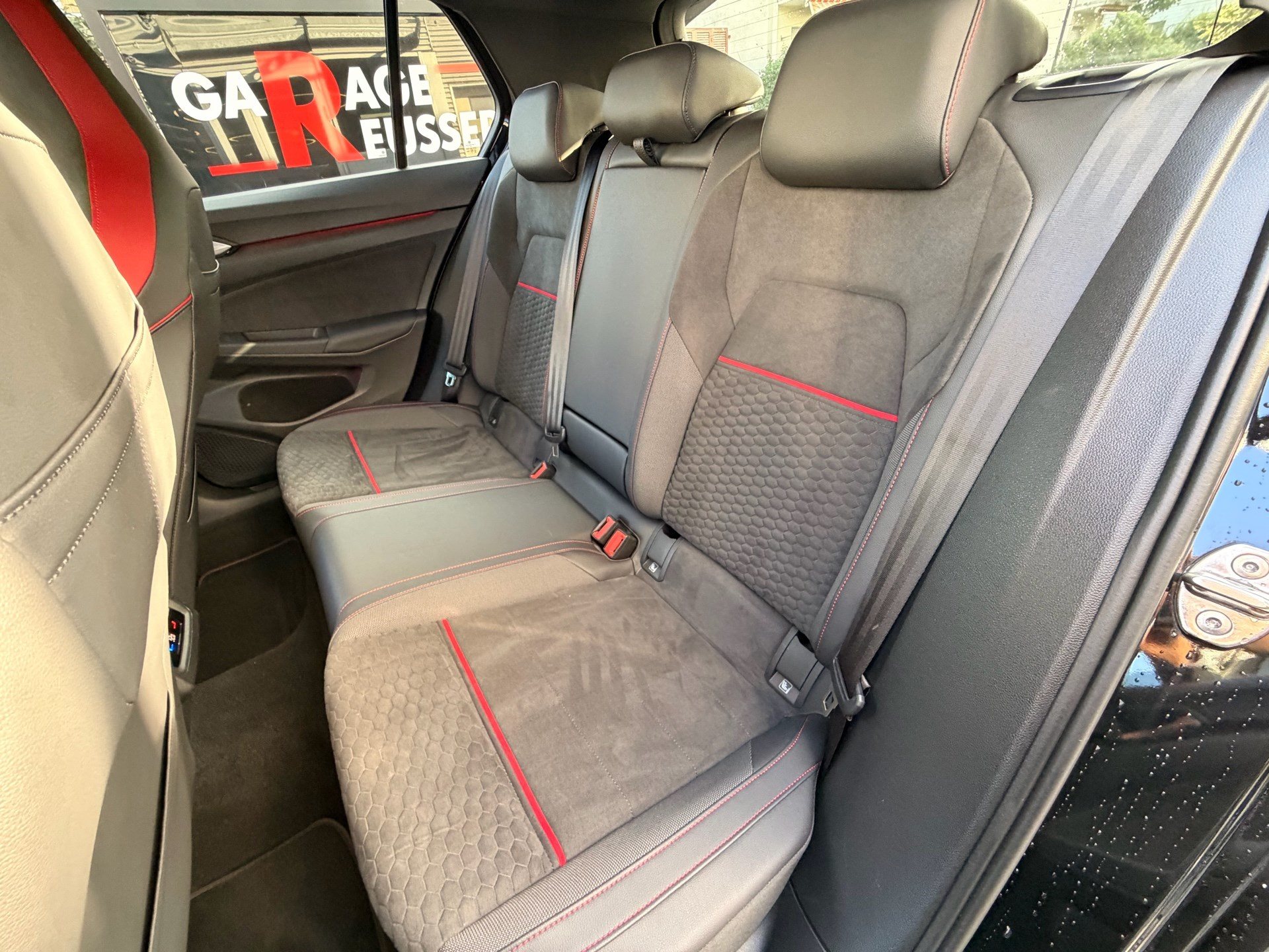 VW Golf GTI CLUBSPORT-image-26
