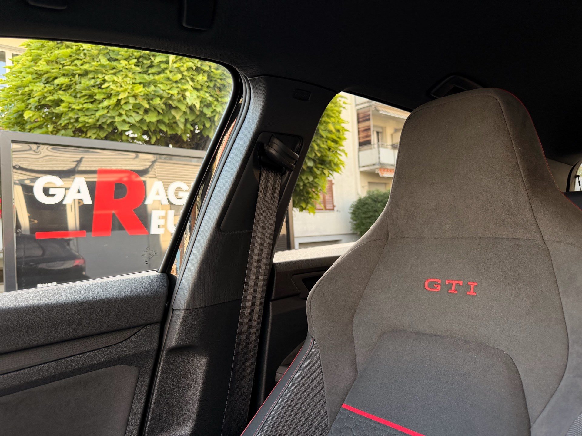 VW Golf GTI CLUBSPORT-image-25