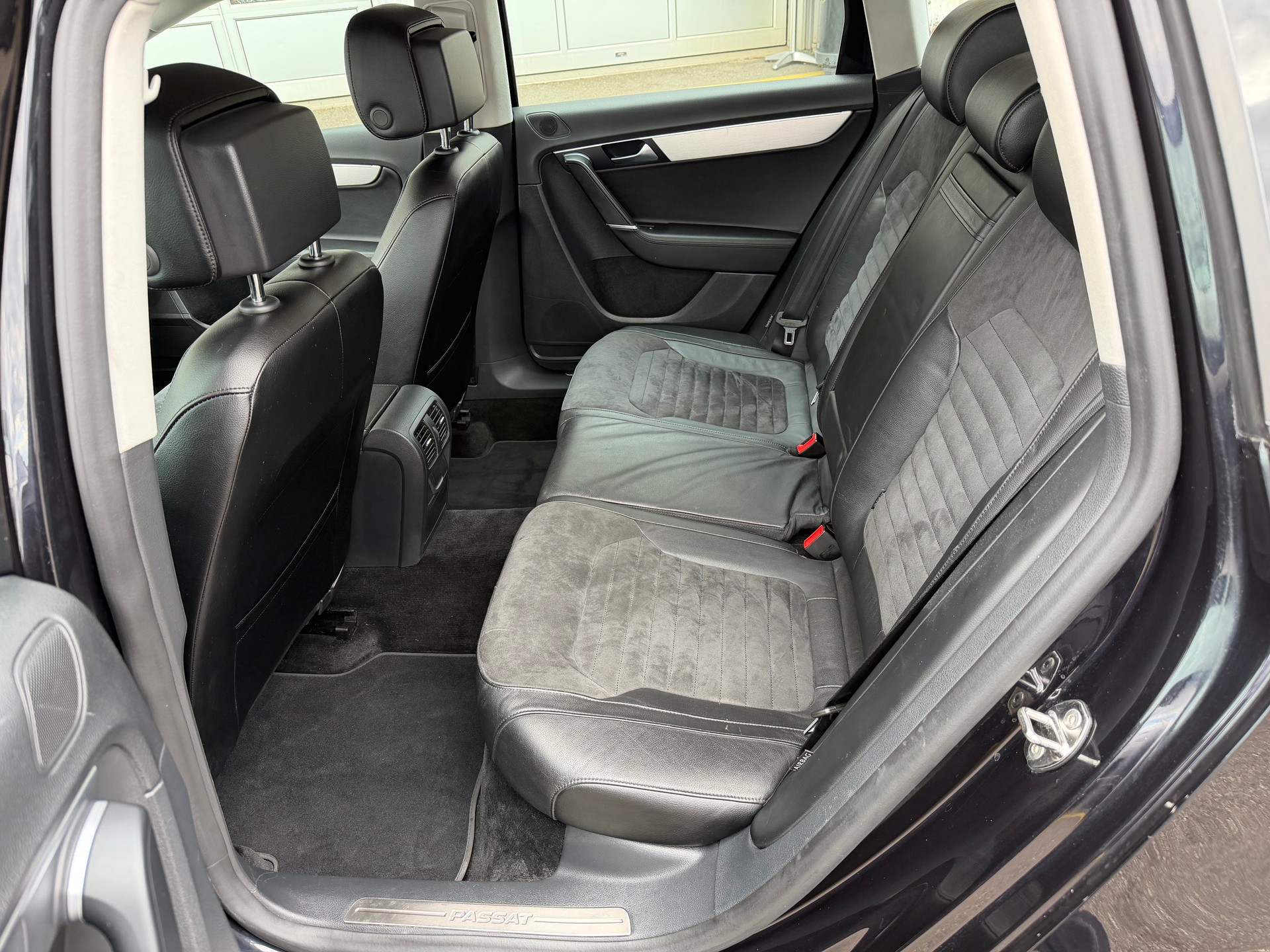 VW Passat Variant 2.0 TDI BMT Highline-image-14