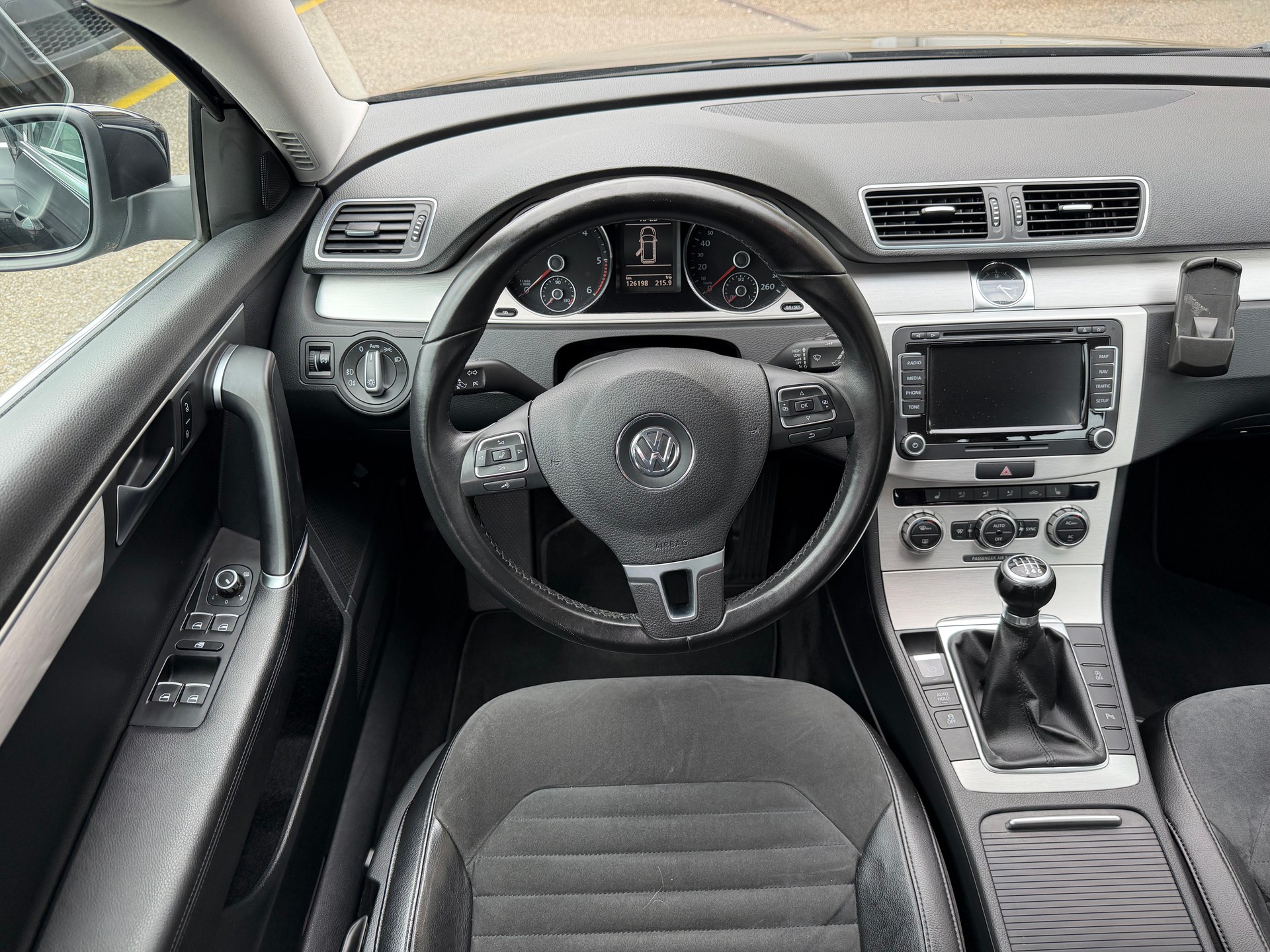 VW Passat Variant 2.0 TDI BMT Highline-image-10