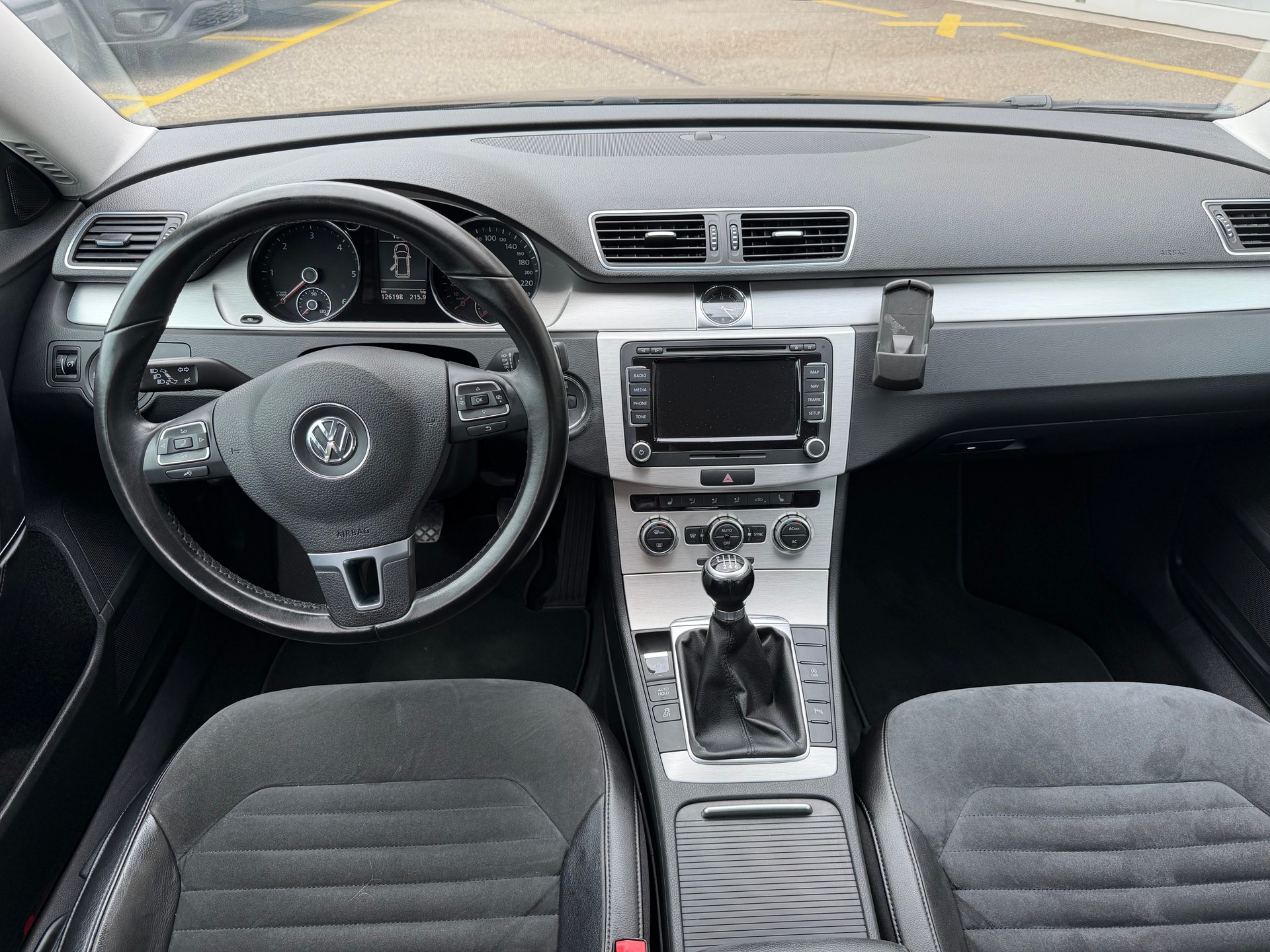 VW Passat Variant 2.0 TDI BMT Highline-image-9
