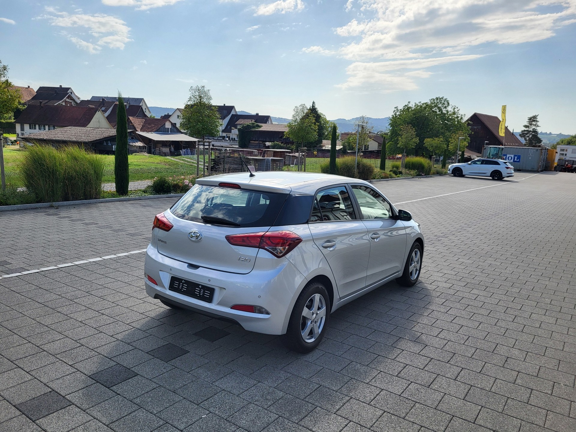 HYUNDAI i20 1.4 Amplia Automatic-image-1