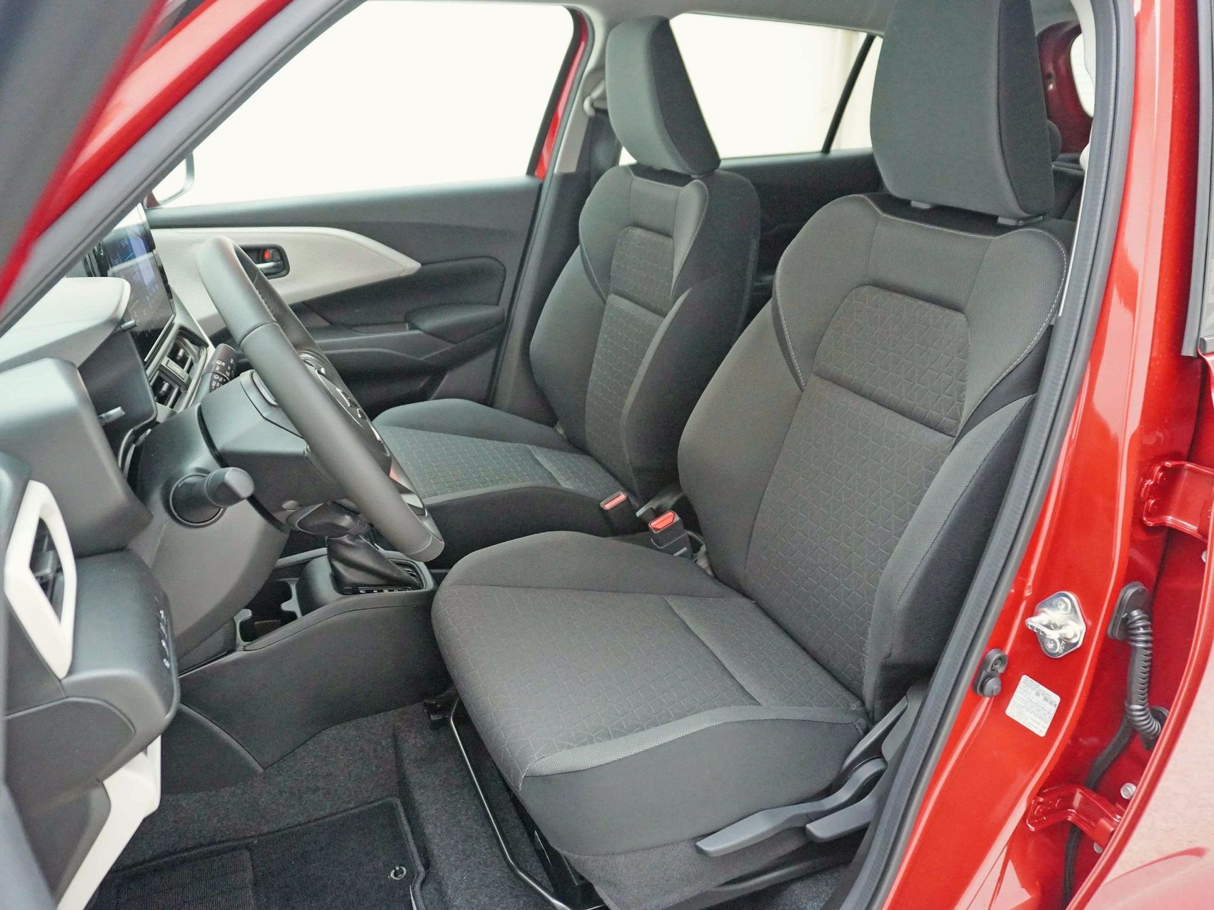 SUZUKI Swift 1.2 Sakura Hybrid-image-7