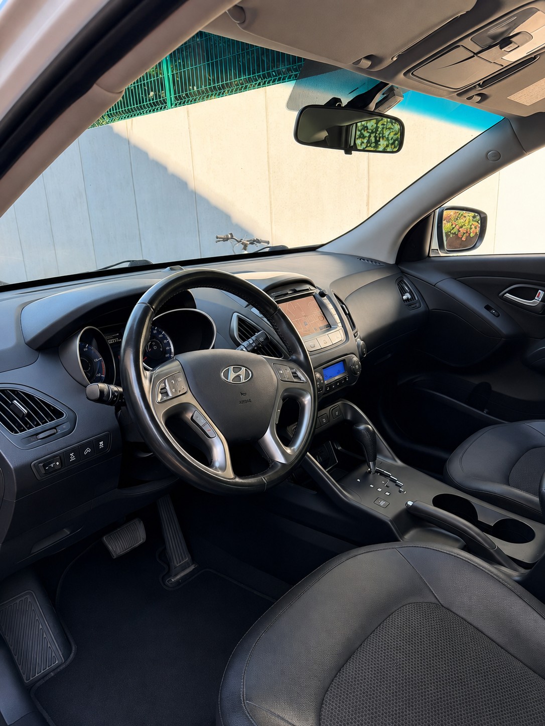 HYUNDAI 2.0 CRDi 184 Premium 4WD-image-2