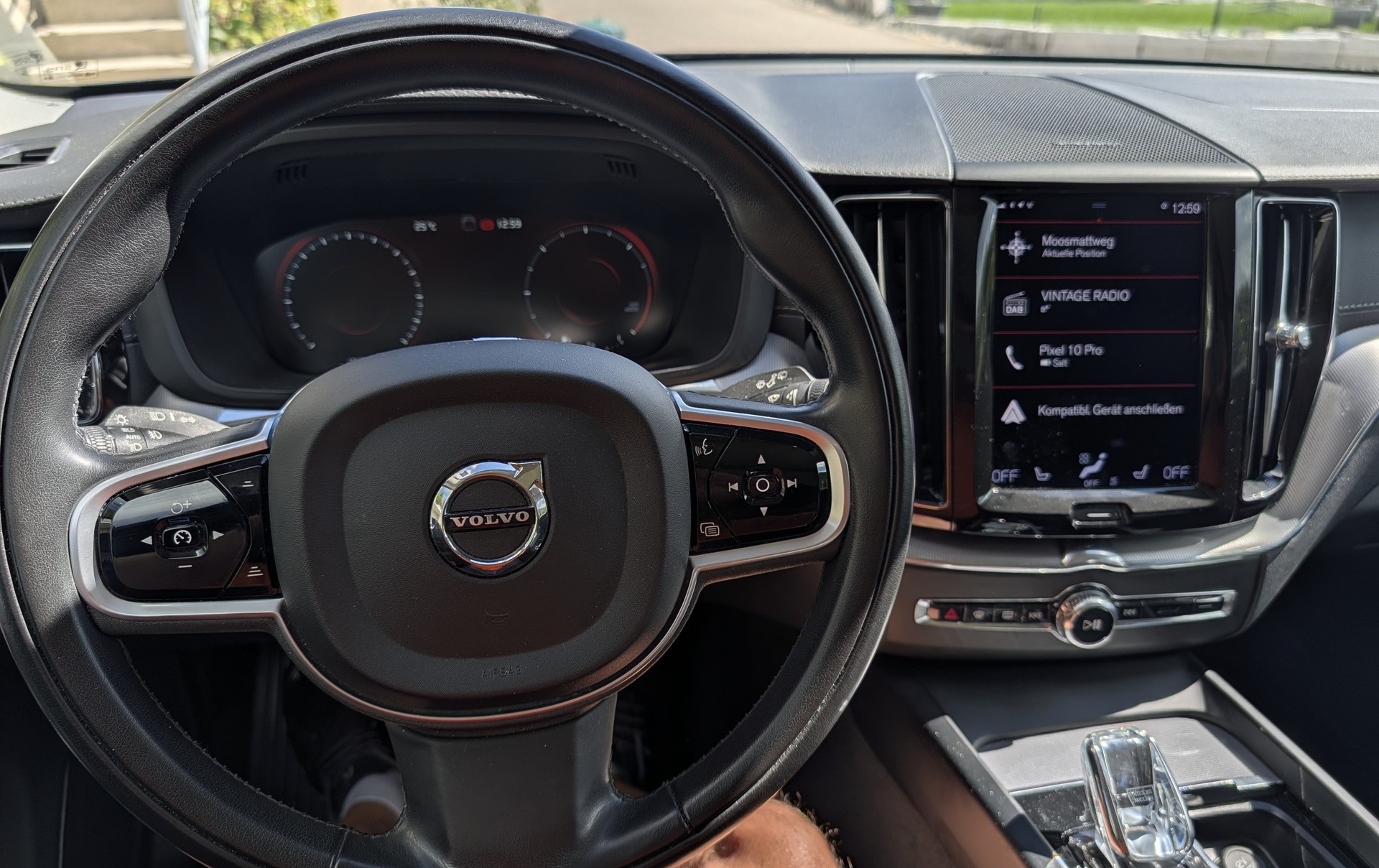 VOLVO 2.0 B4 MH Inscription AWD-image-2