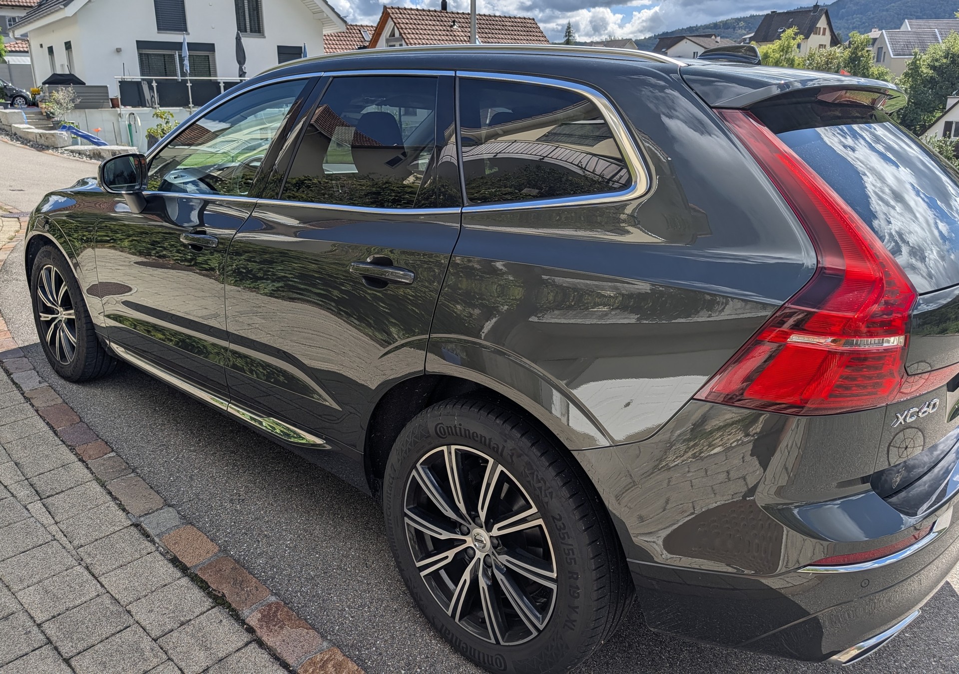 VOLVO 2.0 B4 MH Inscription AWD-image-3