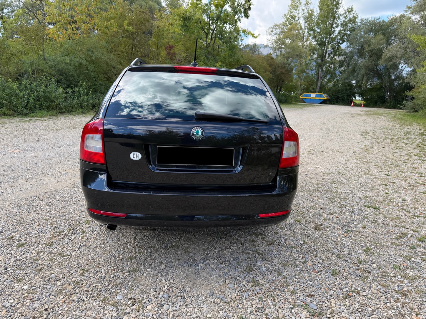 SKODA 1.6 TDI Elegance DSG-image-3