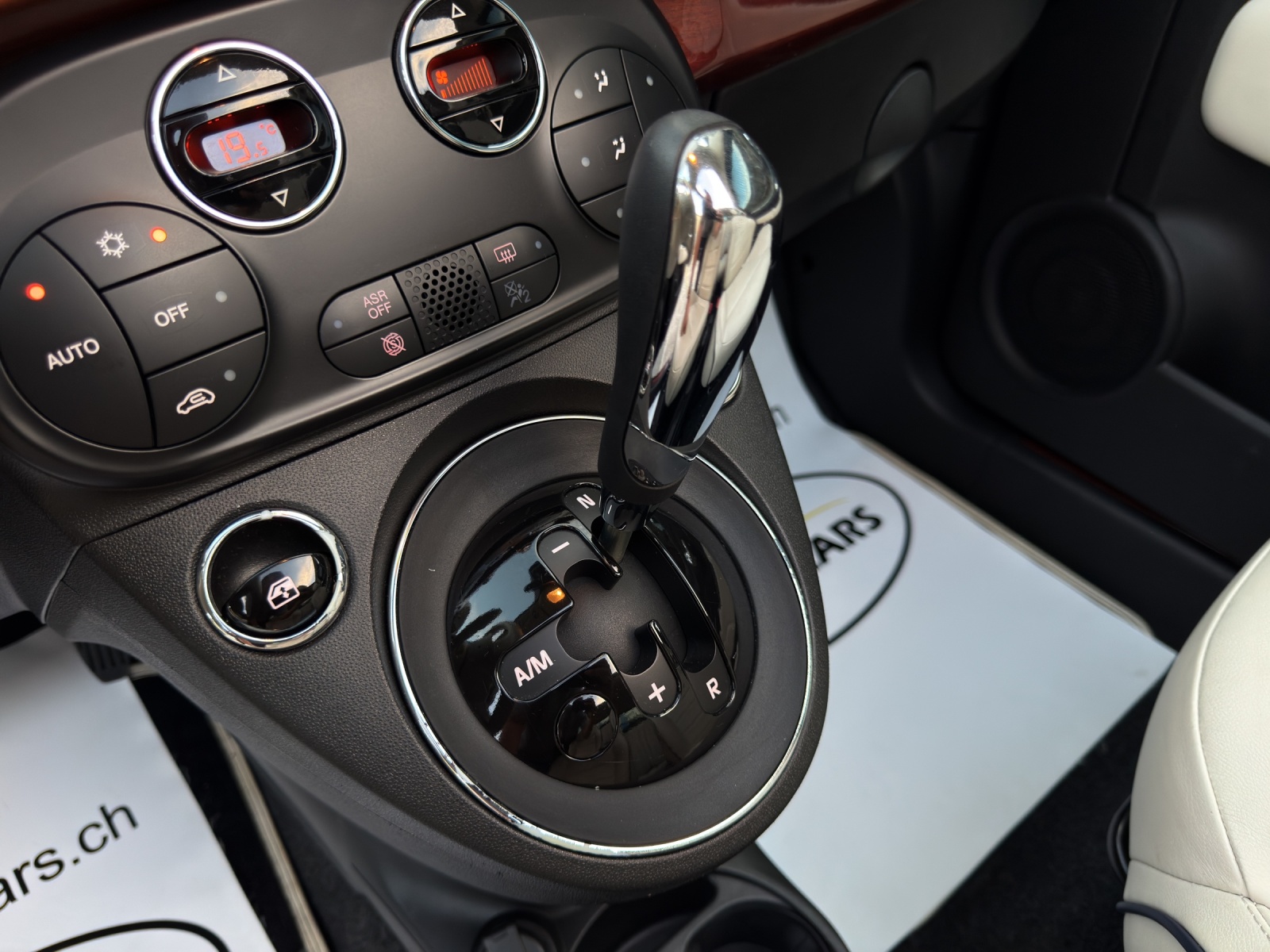 FIAT 500C 0.9 Twinair Riva Dualogic-image-11