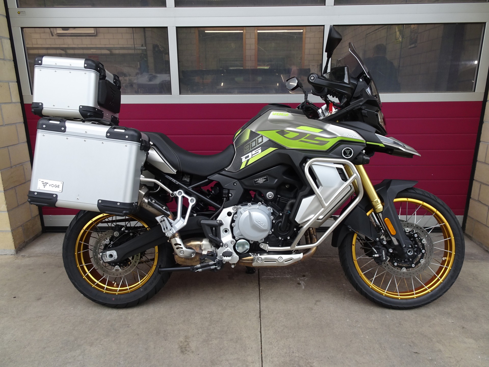 VOGE 900DSX