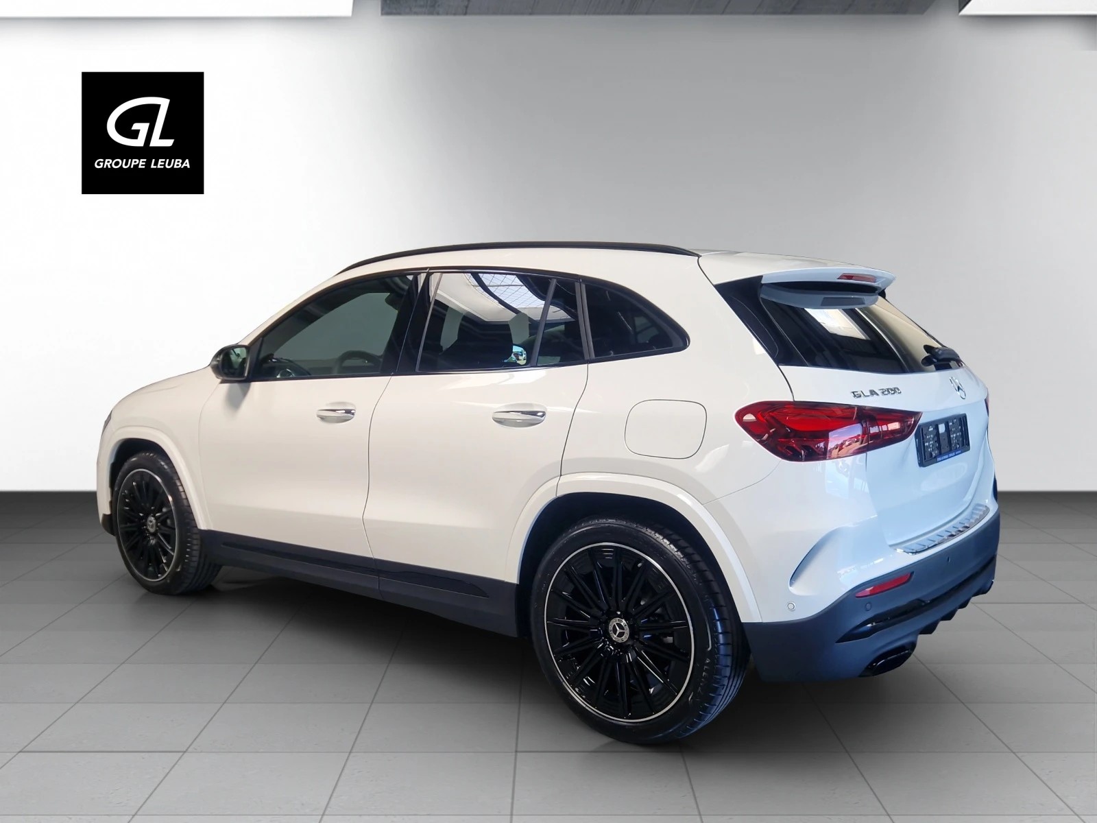MERCEDES-BENZ GLA 200 Night Star 7G-DCT-image-1