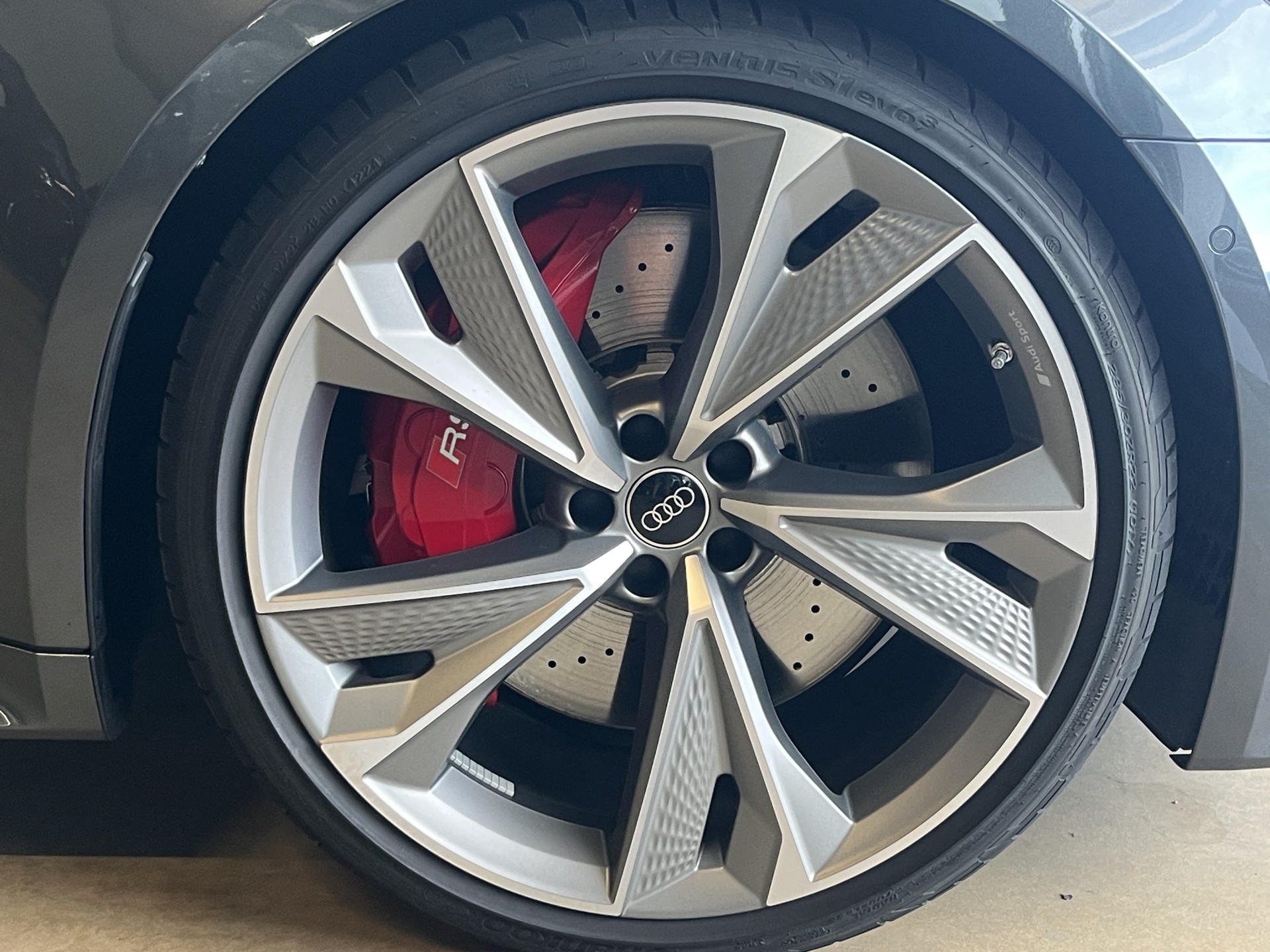 AUDI RS6 Avant 4.0 TFSI V8 quattro *B&O Advanced, 5 Jahre Werks-Garantie*-image-25