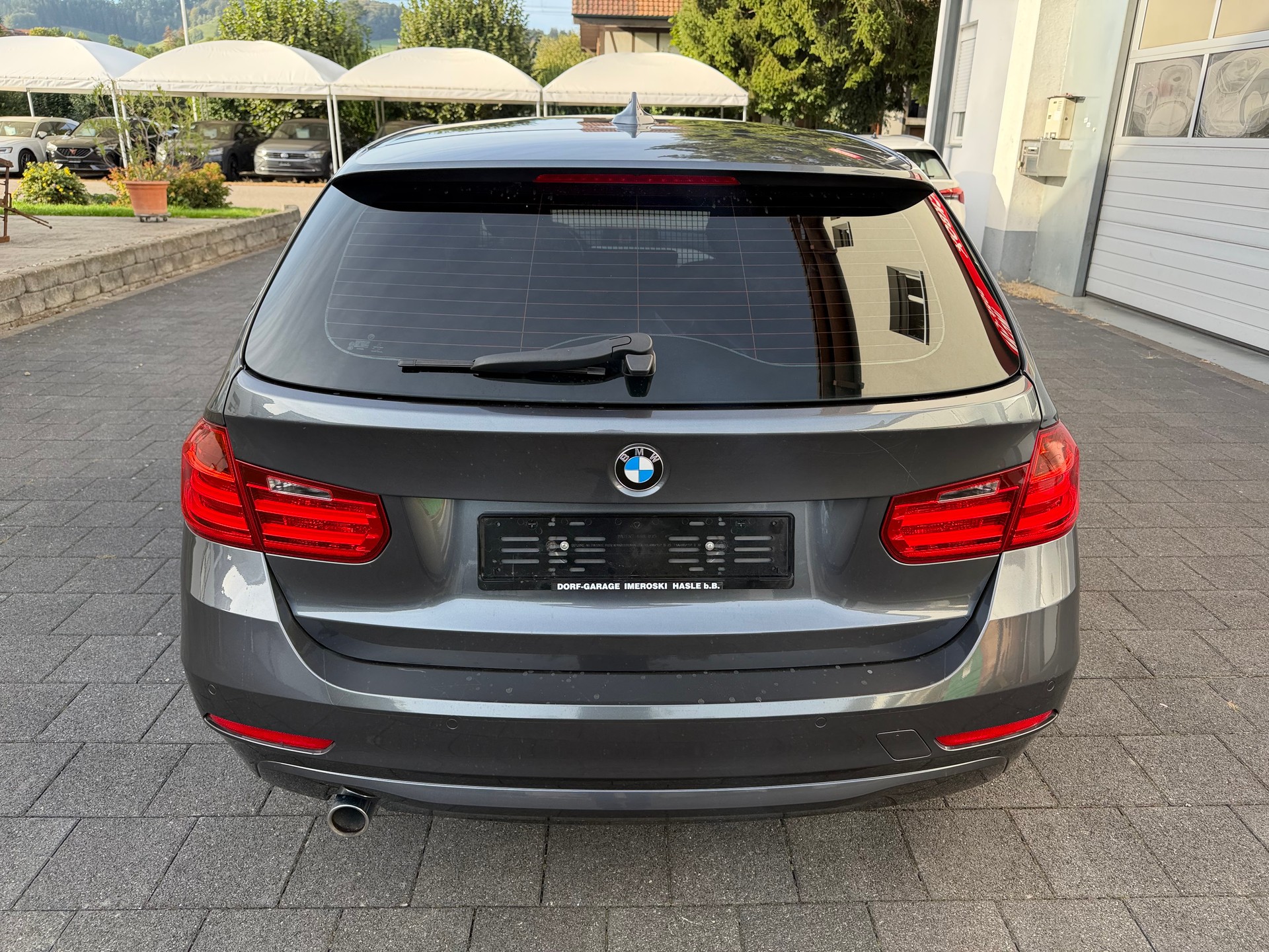 BMW 320d xDrive Touring Modern Line Steptronic-image-6