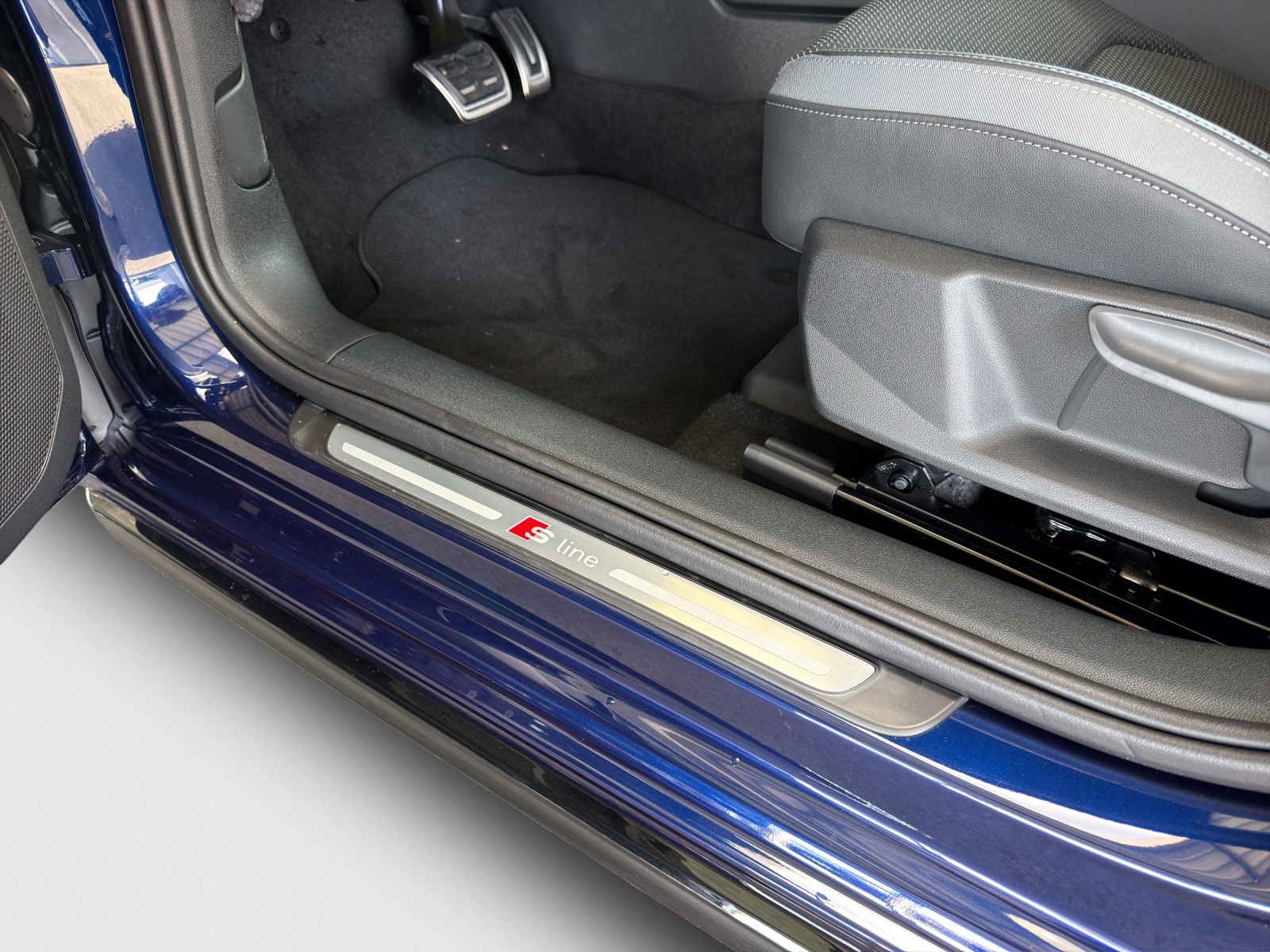 AUDI A1 Sportback 30 TFSI S Line Attraction S-tronic-image-14