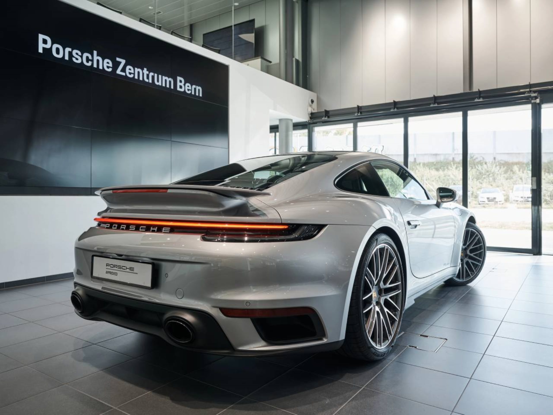 PORSCHE 911 Turbo-image-2