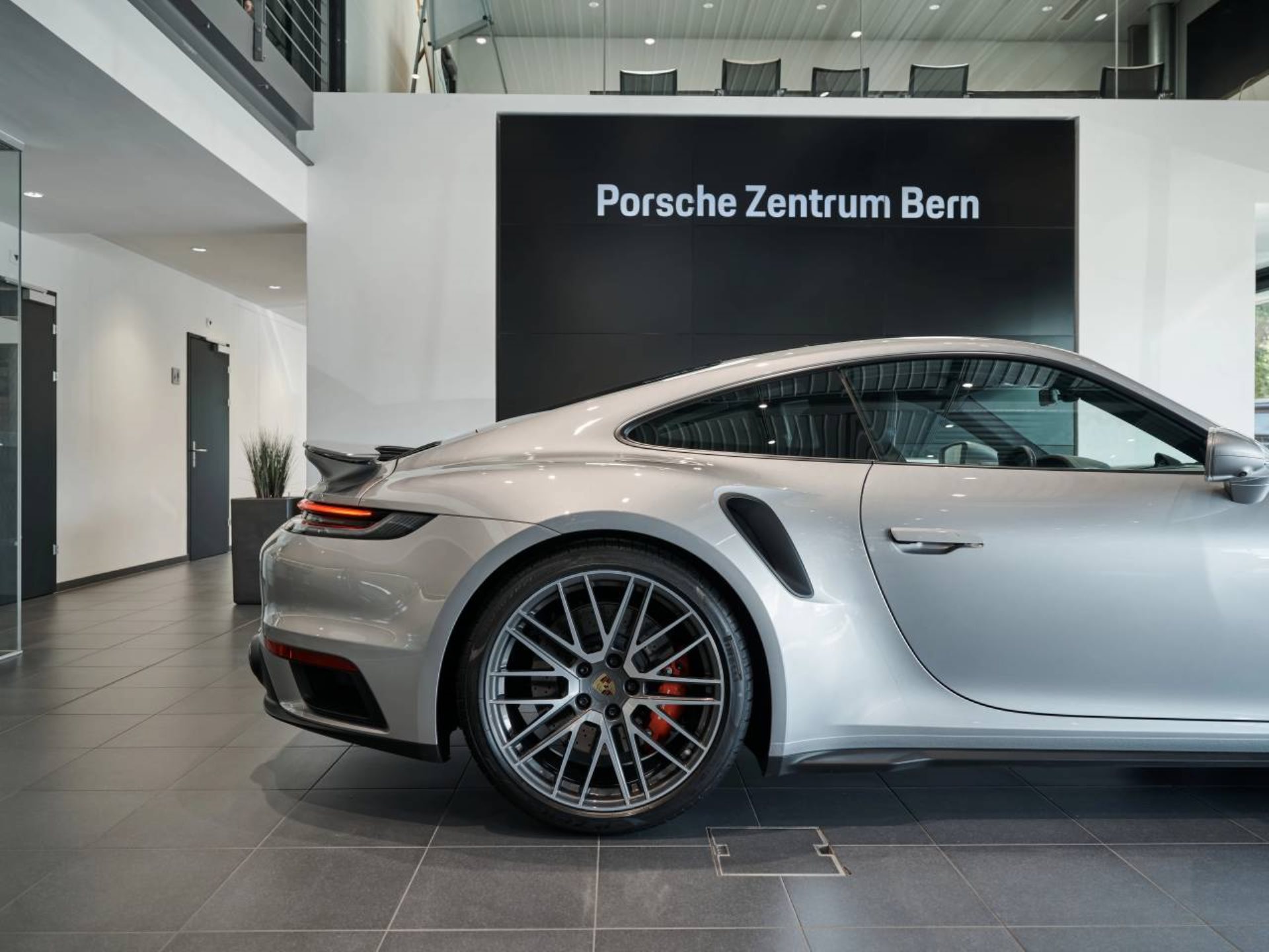 PORSCHE 911 Turbo-image-10