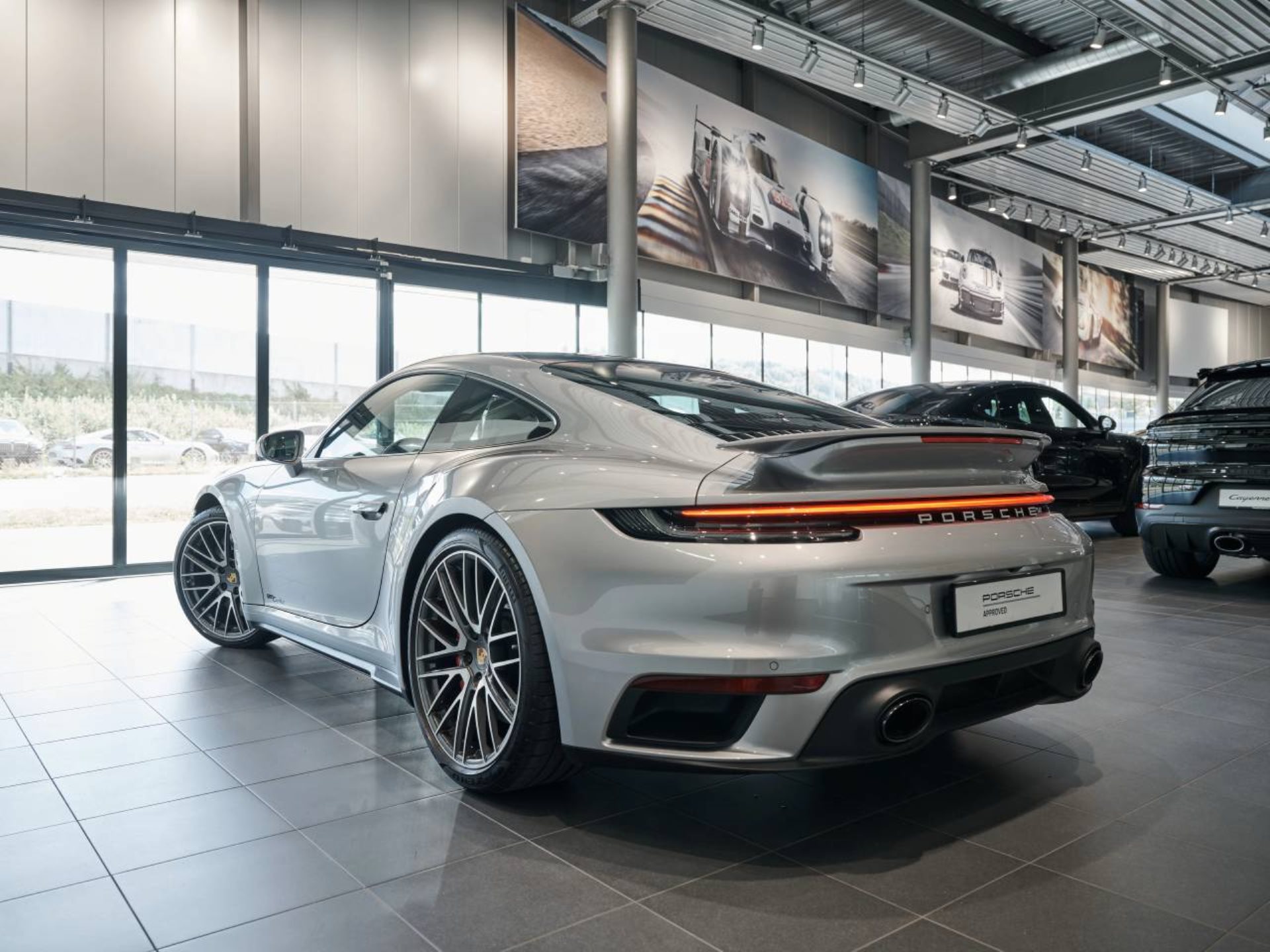 PORSCHE 911 Turbo-image-6