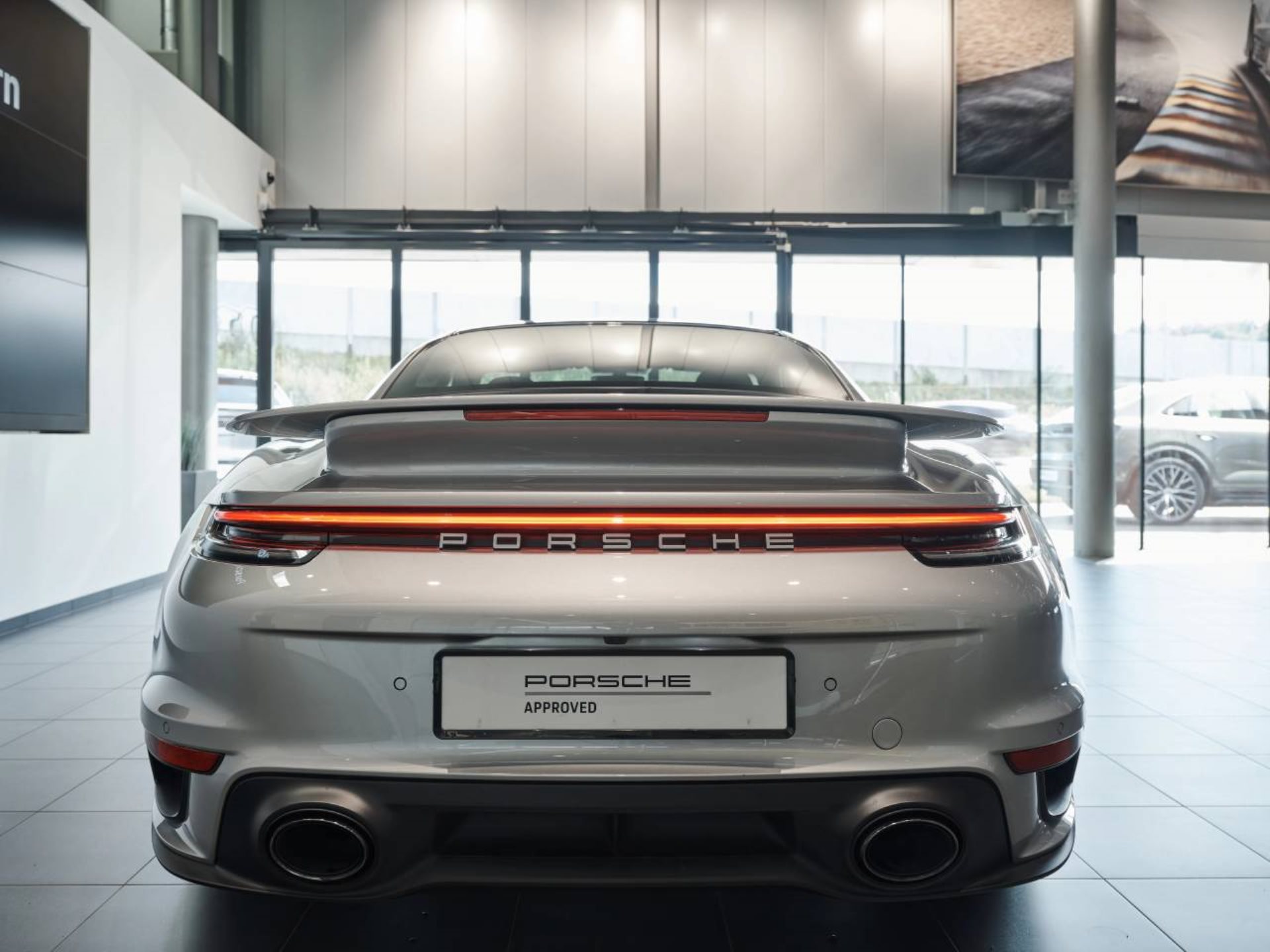 PORSCHE 911 Turbo-image-5